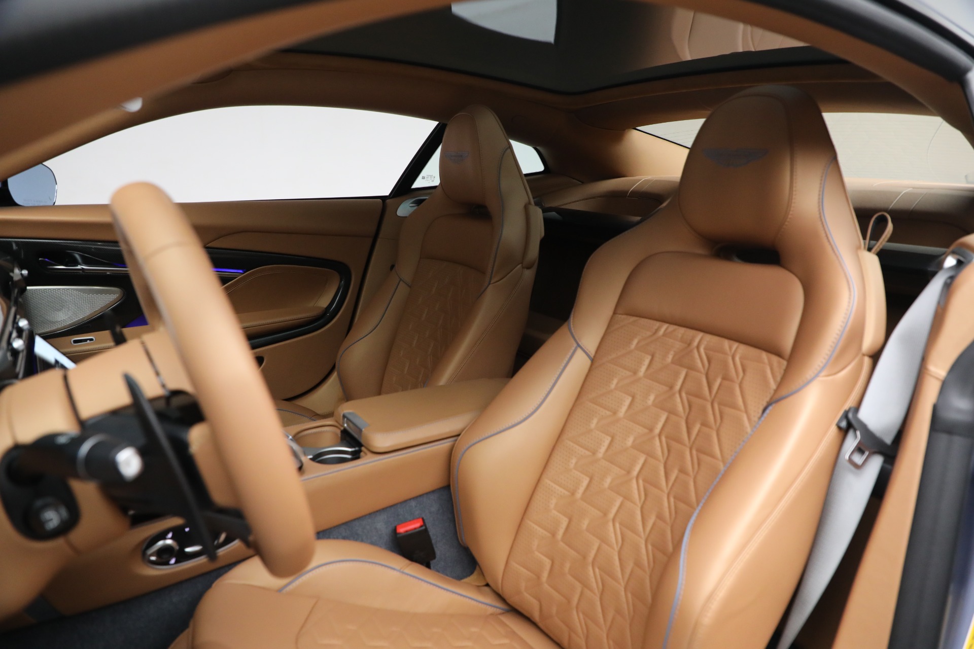 New-2025-Aston-Martin-Vanquish