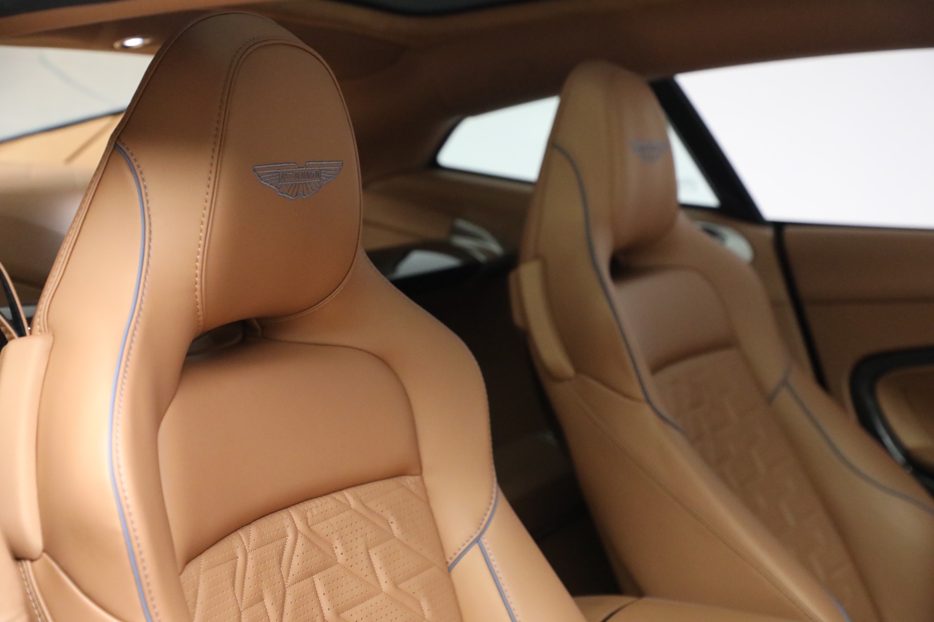 New-2025-Aston-Martin-Vanquish