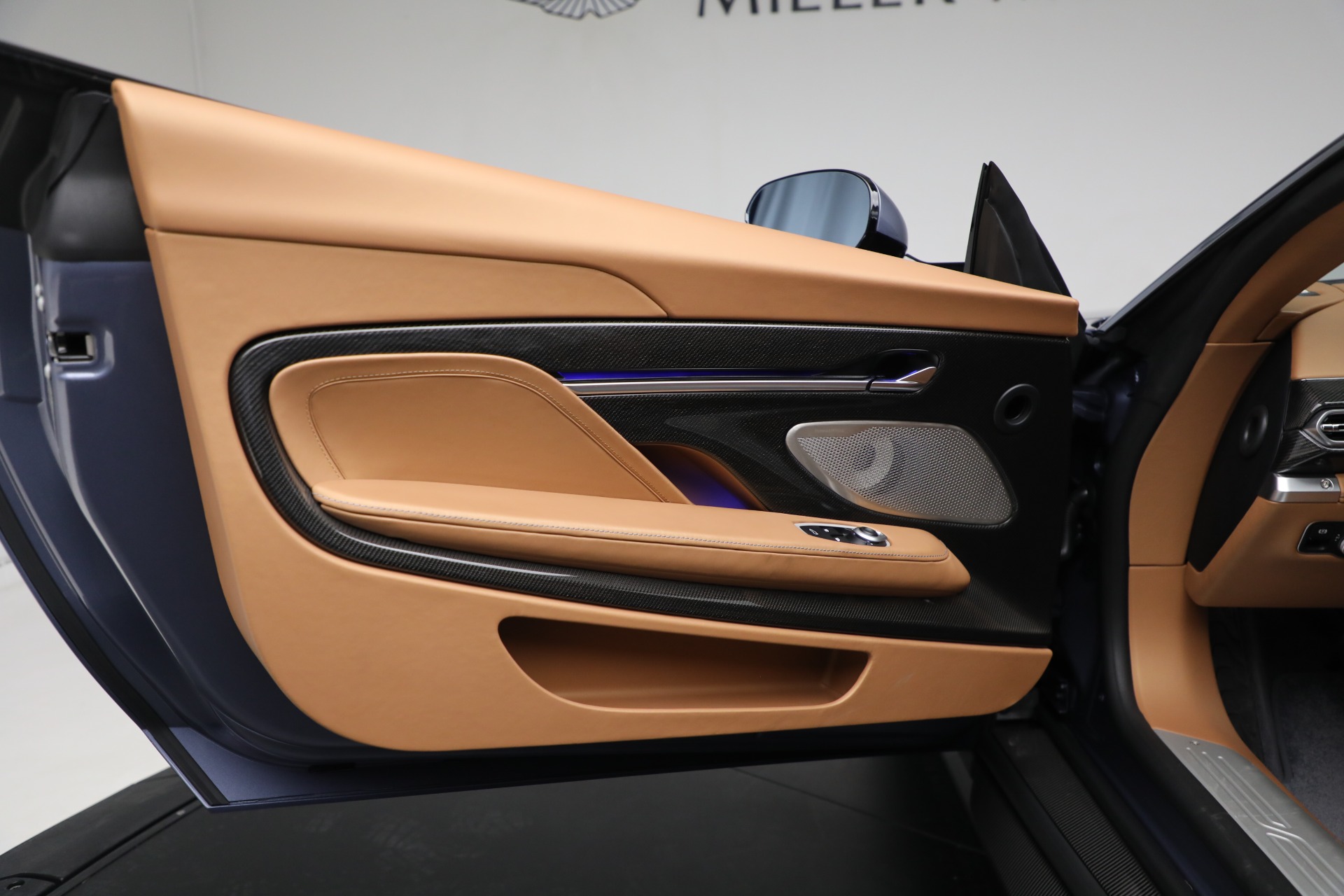 New-2025-Aston-Martin-Vanquish