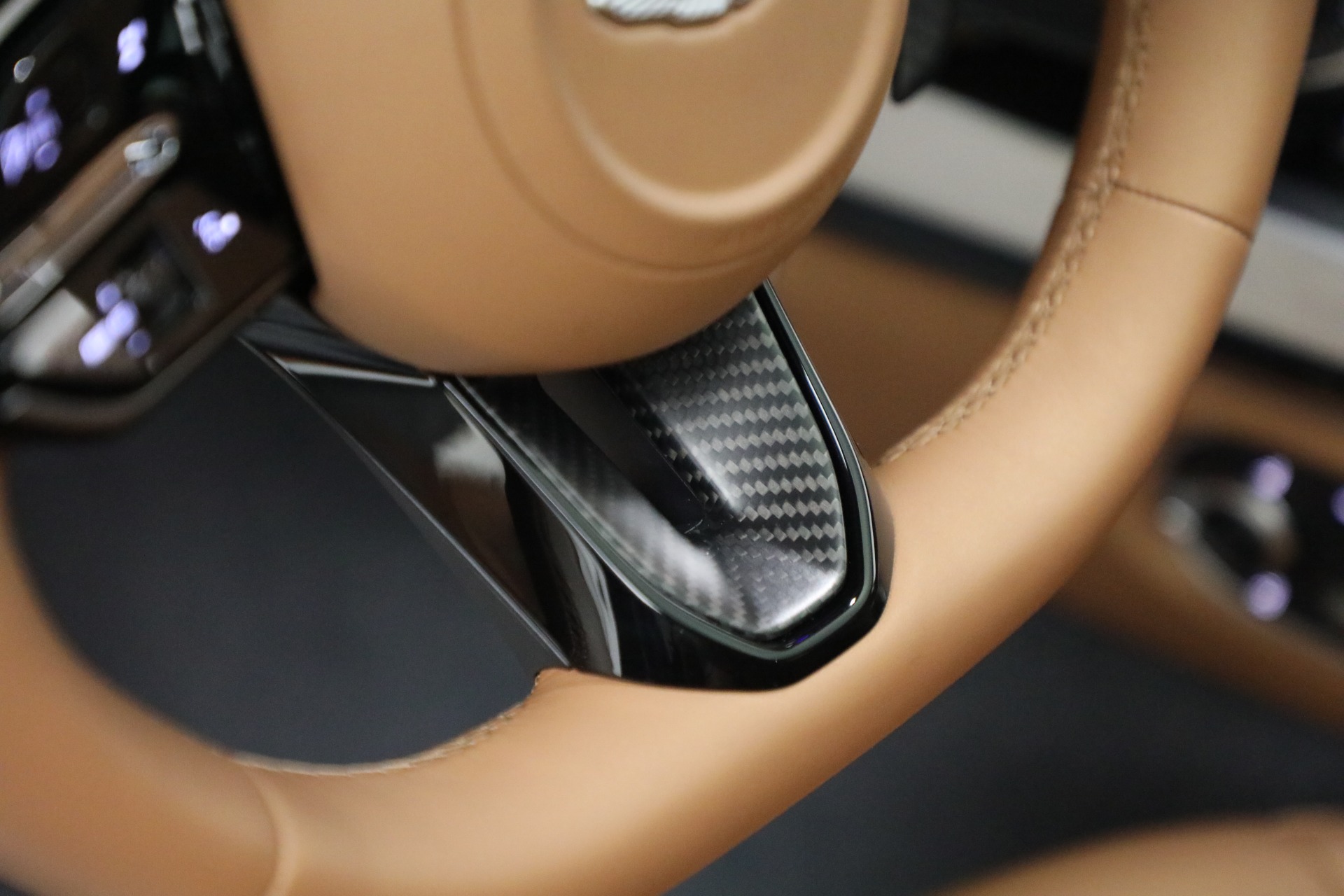 New-2025-Aston-Martin-Vanquish