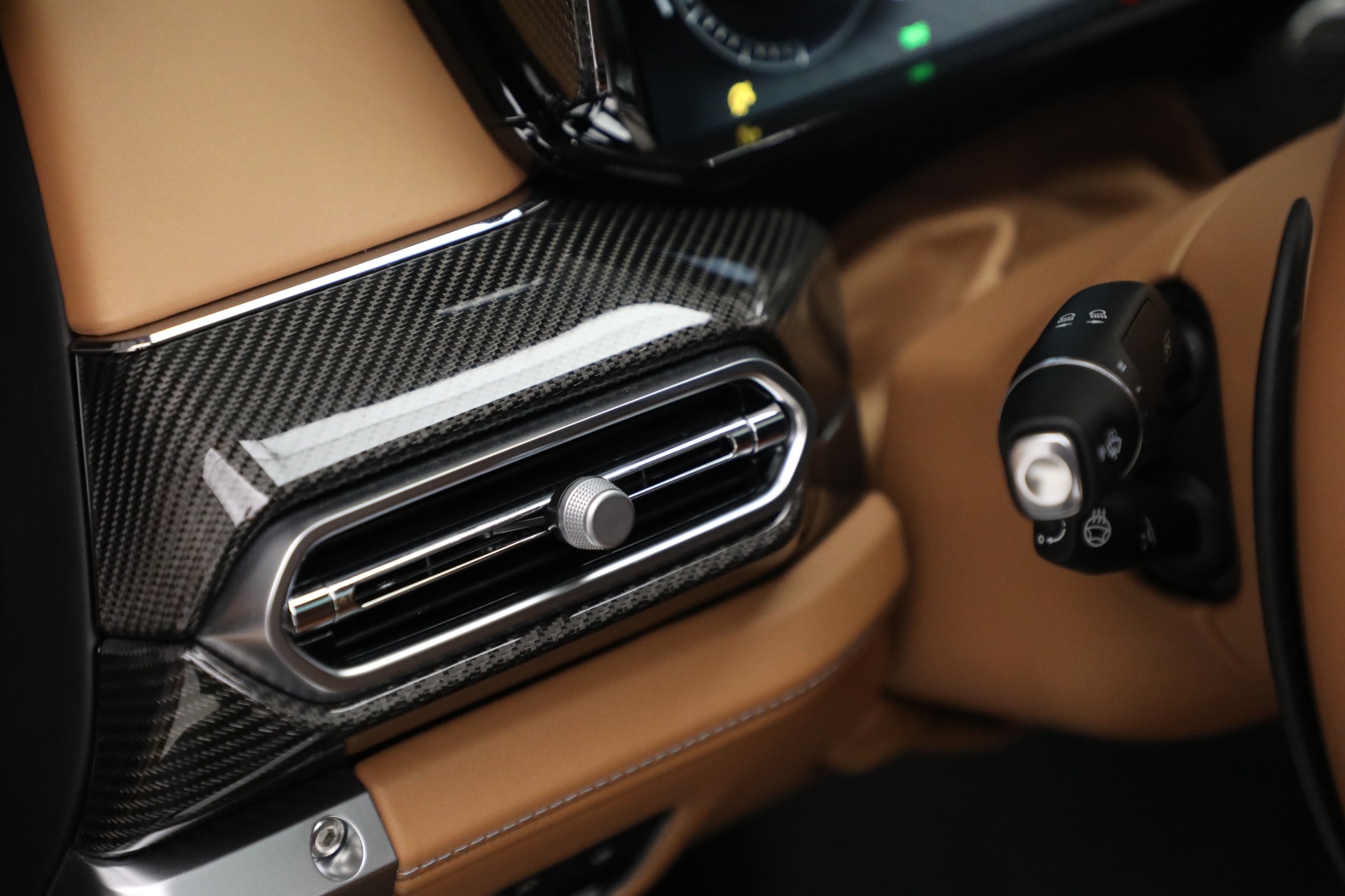 New-2025-Aston-Martin-Vanquish