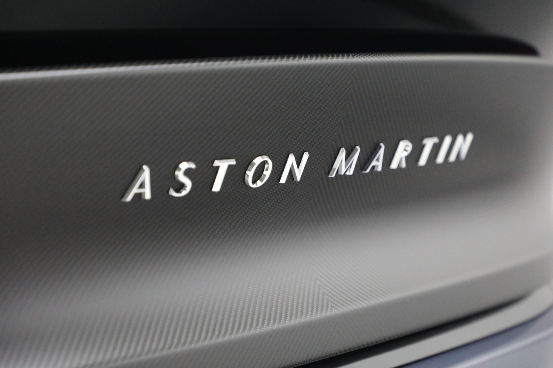 New-2025-Aston-Martin-Vanquish