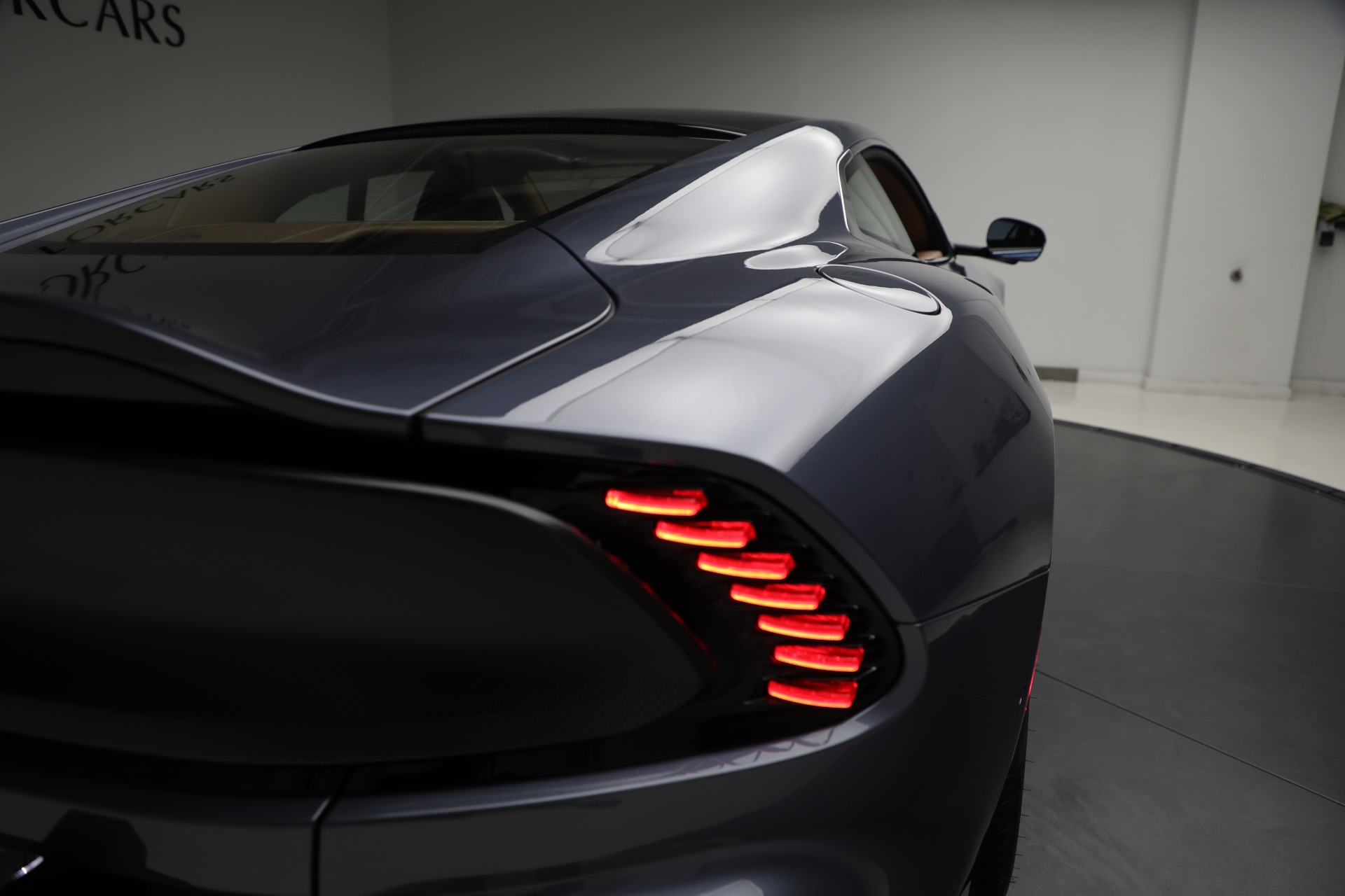 New-2025-Aston-Martin-Vanquish