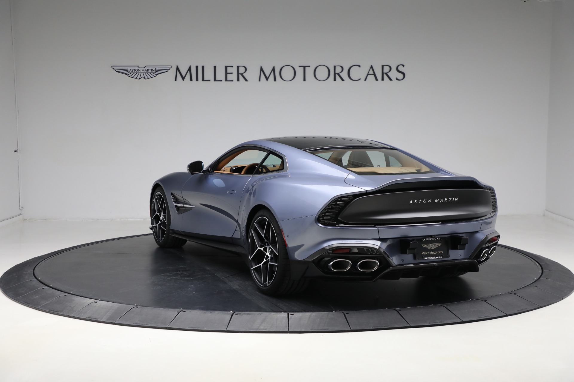 New-2025-Aston-Martin-Vanquish