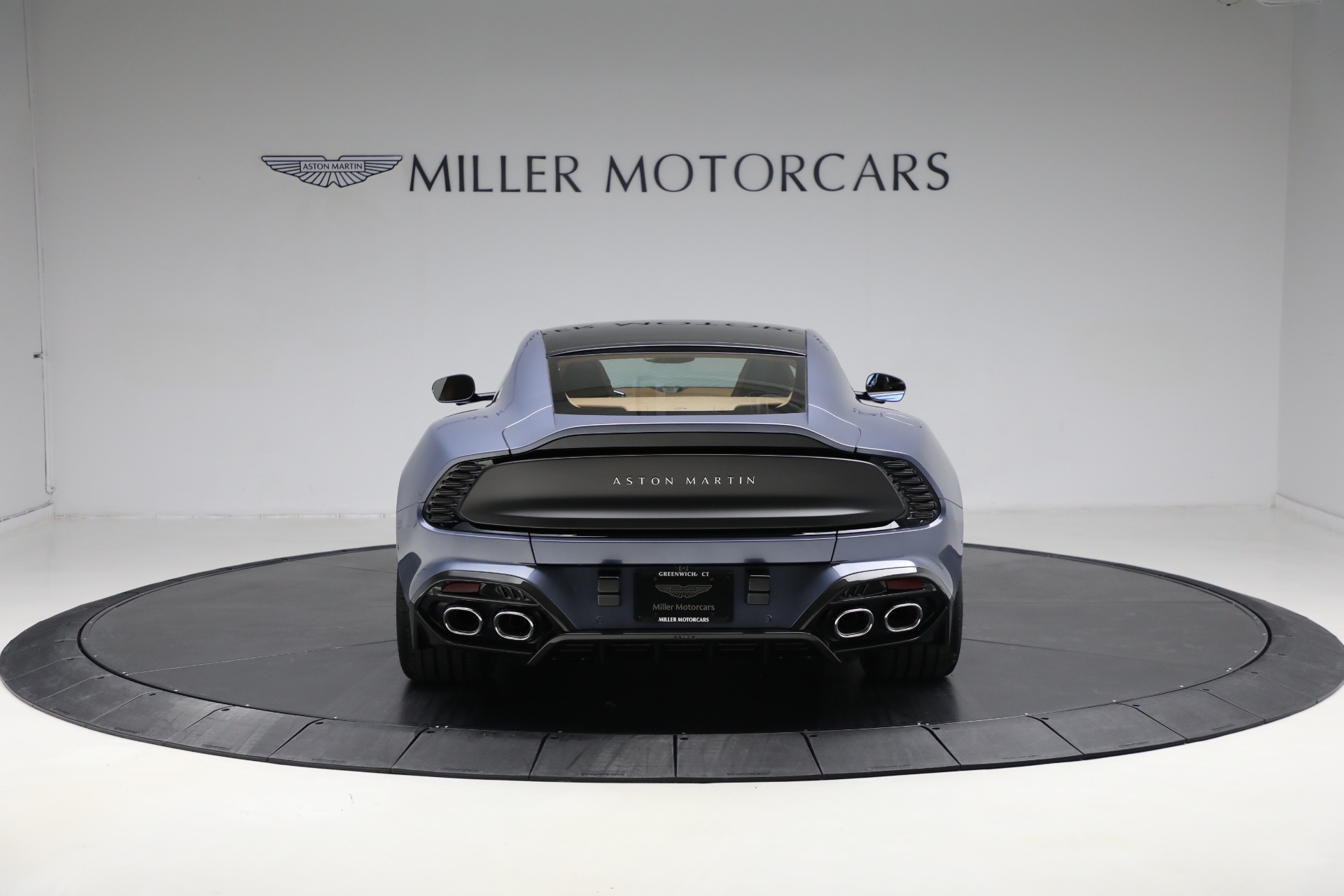 New-2025-Aston-Martin-Vanquish