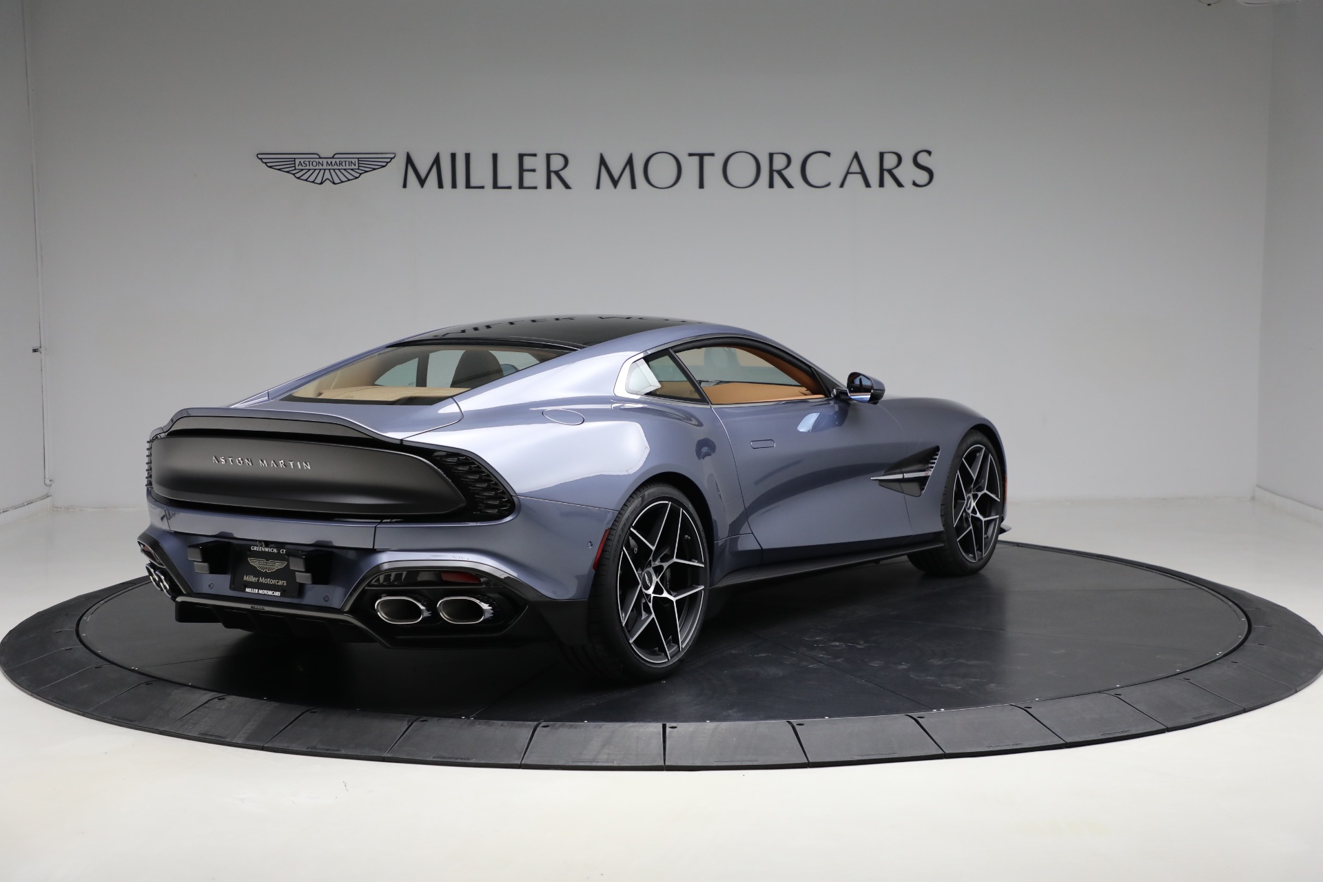 New-2025-Aston-Martin-Vanquish