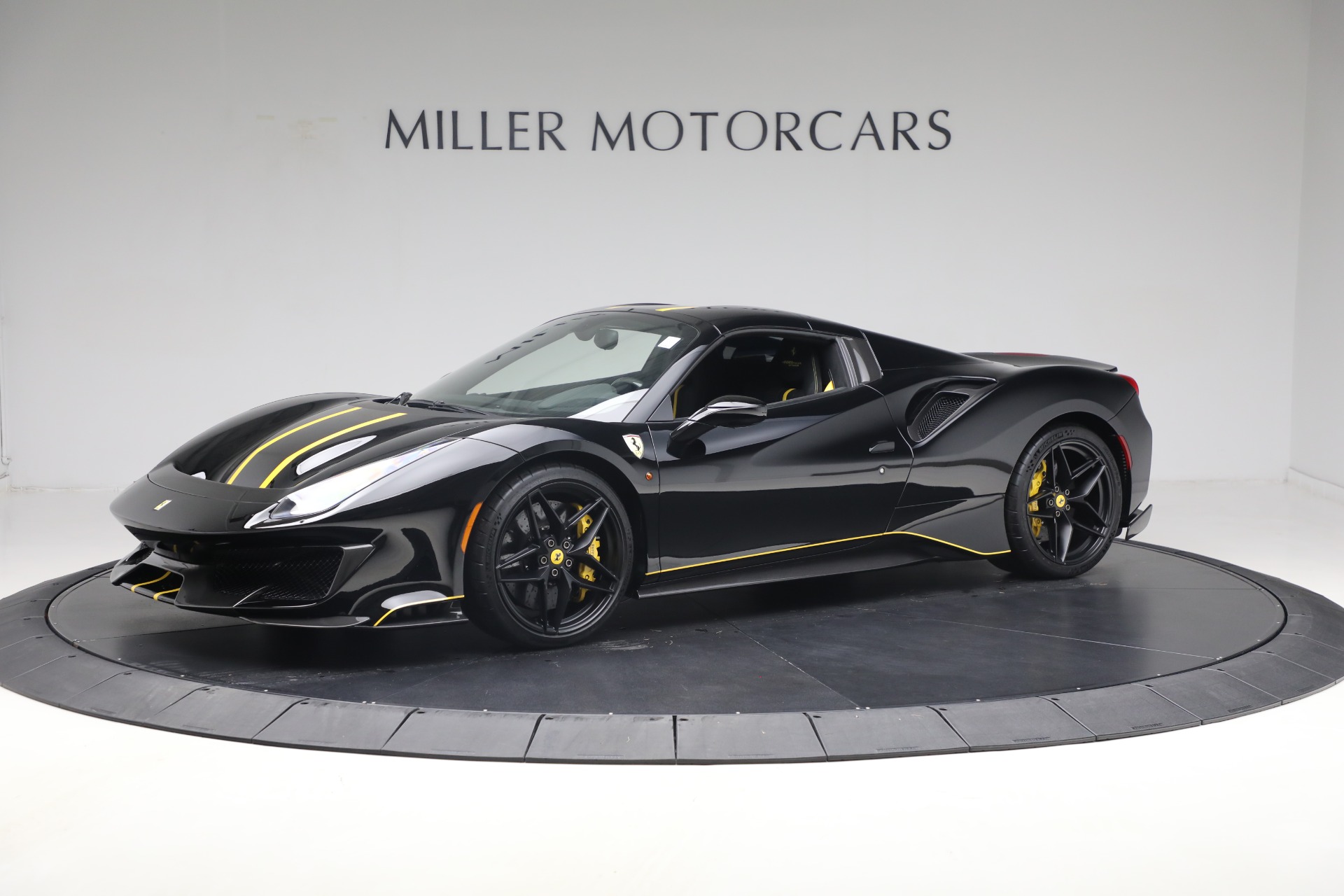Used-2020-Ferrari-488-Pista-Spider