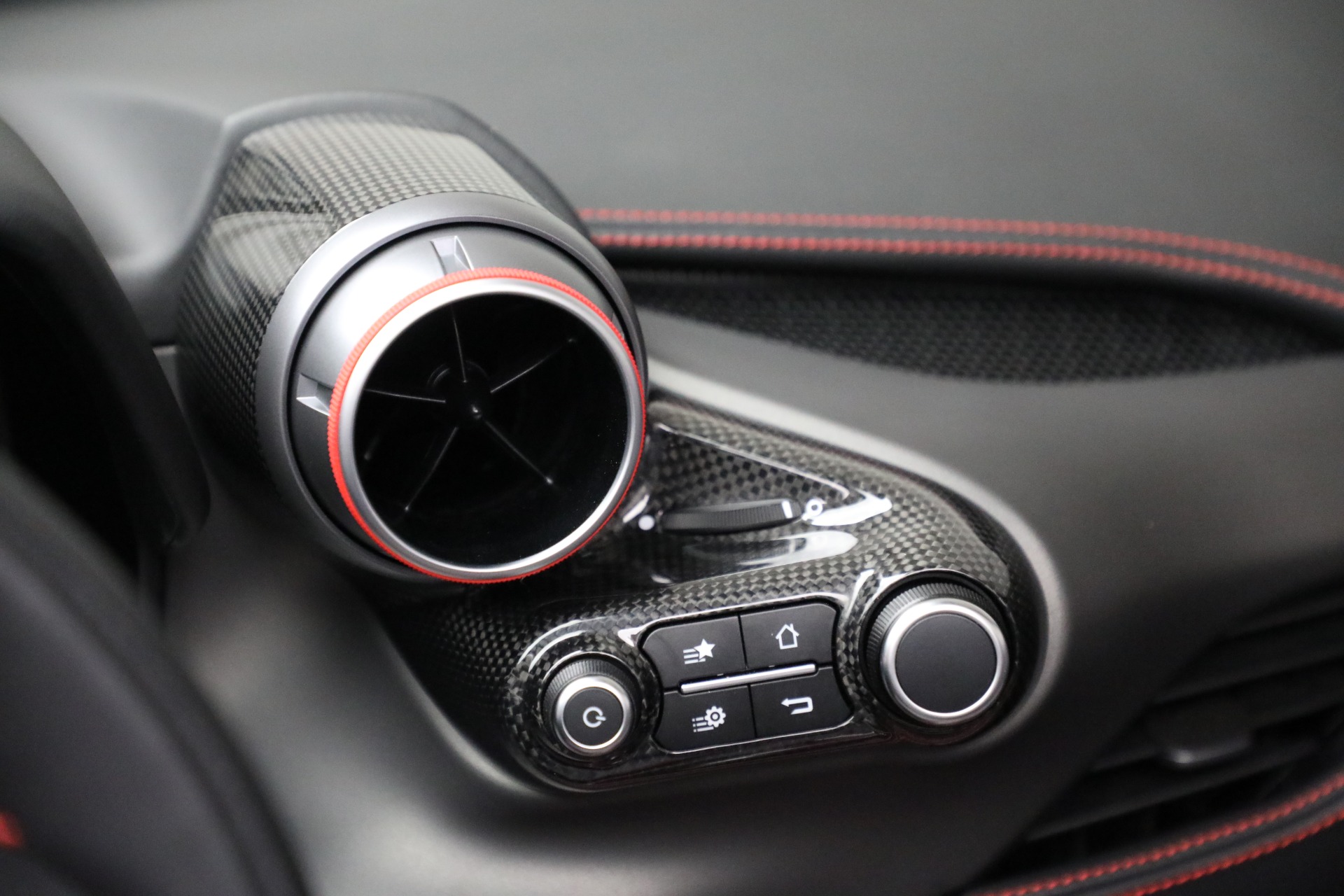 Used-2023-Ferrari-F8-Spider