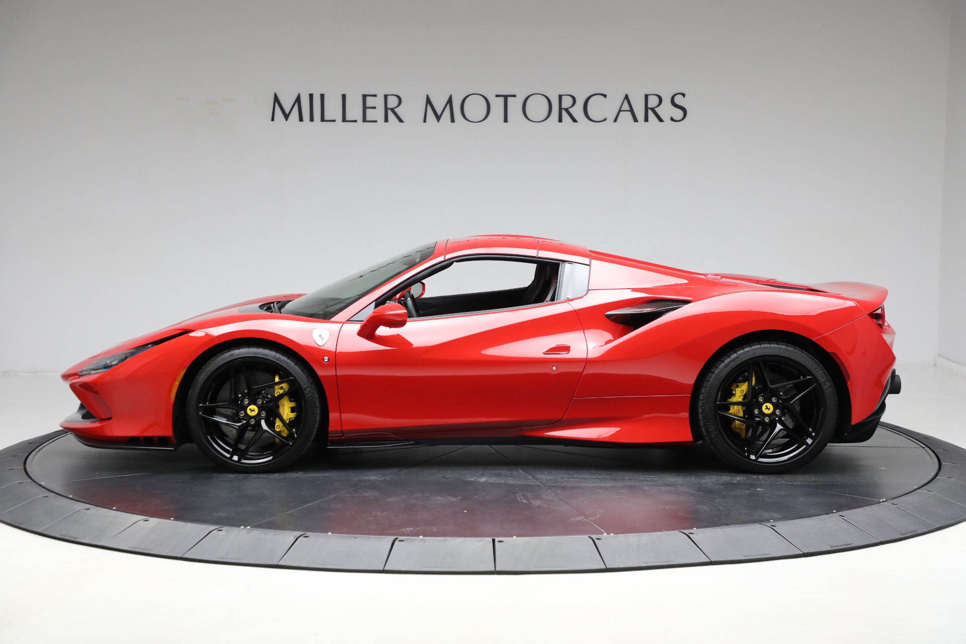 Used-2023-Ferrari-F8-Spider