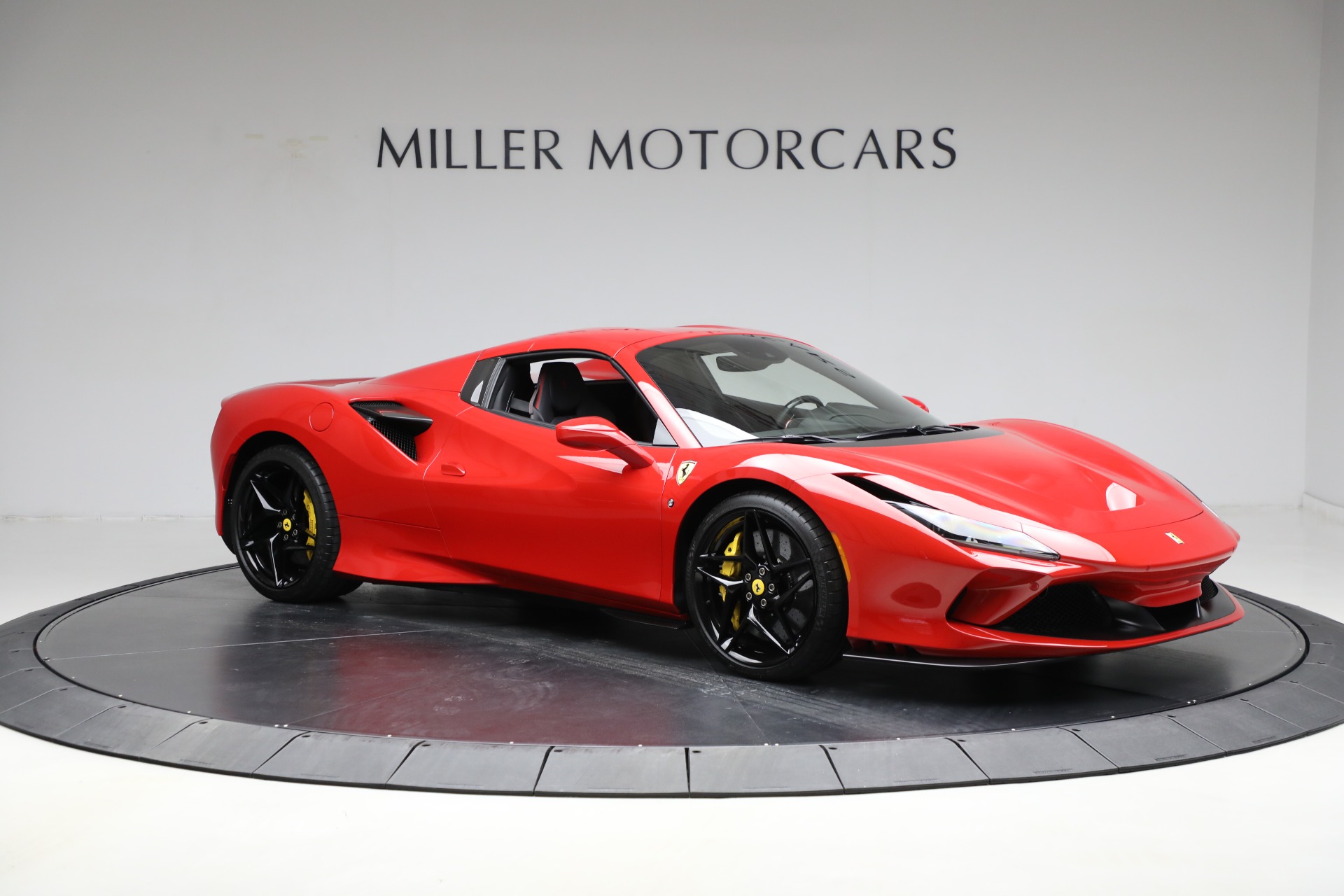 Used-2023-Ferrari-F8-Spider
