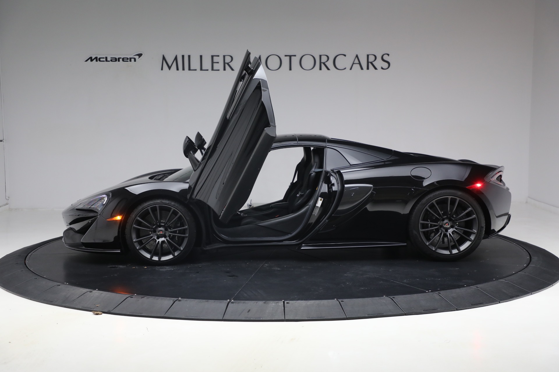 Used-2018-McLaren-570S-Spider