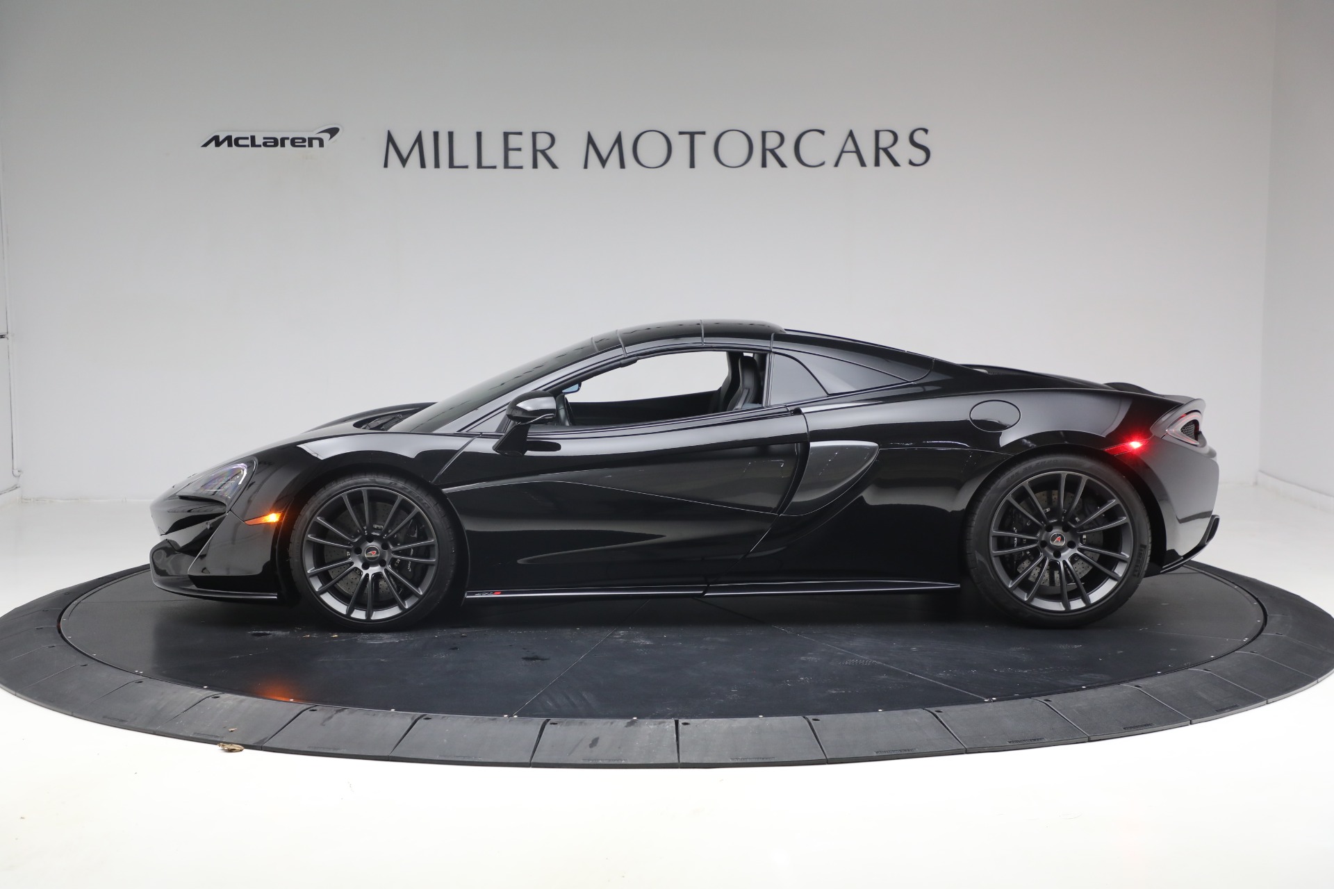 Used-2018-McLaren-570S-Spider