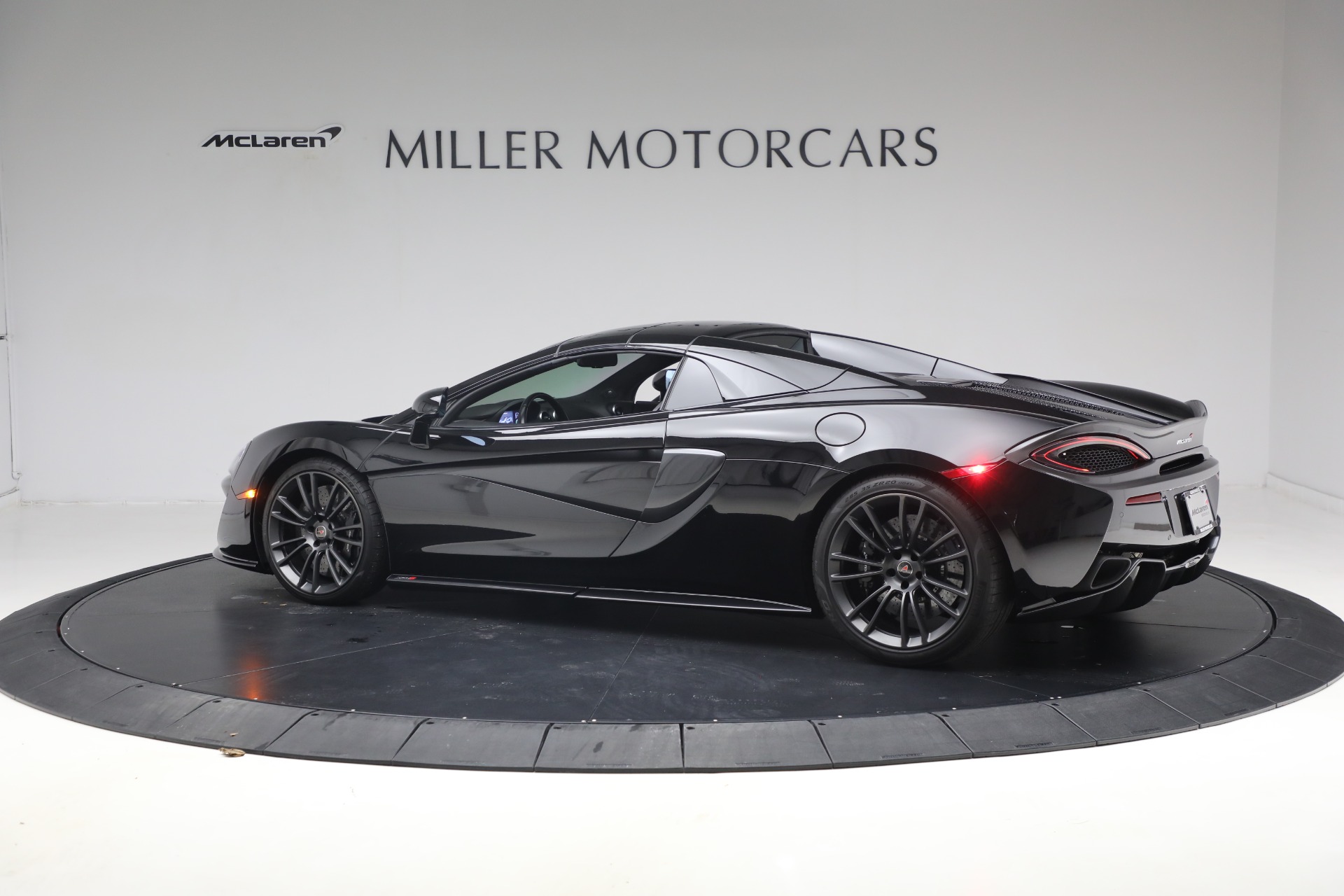 Used-2018-McLaren-570S-Spider