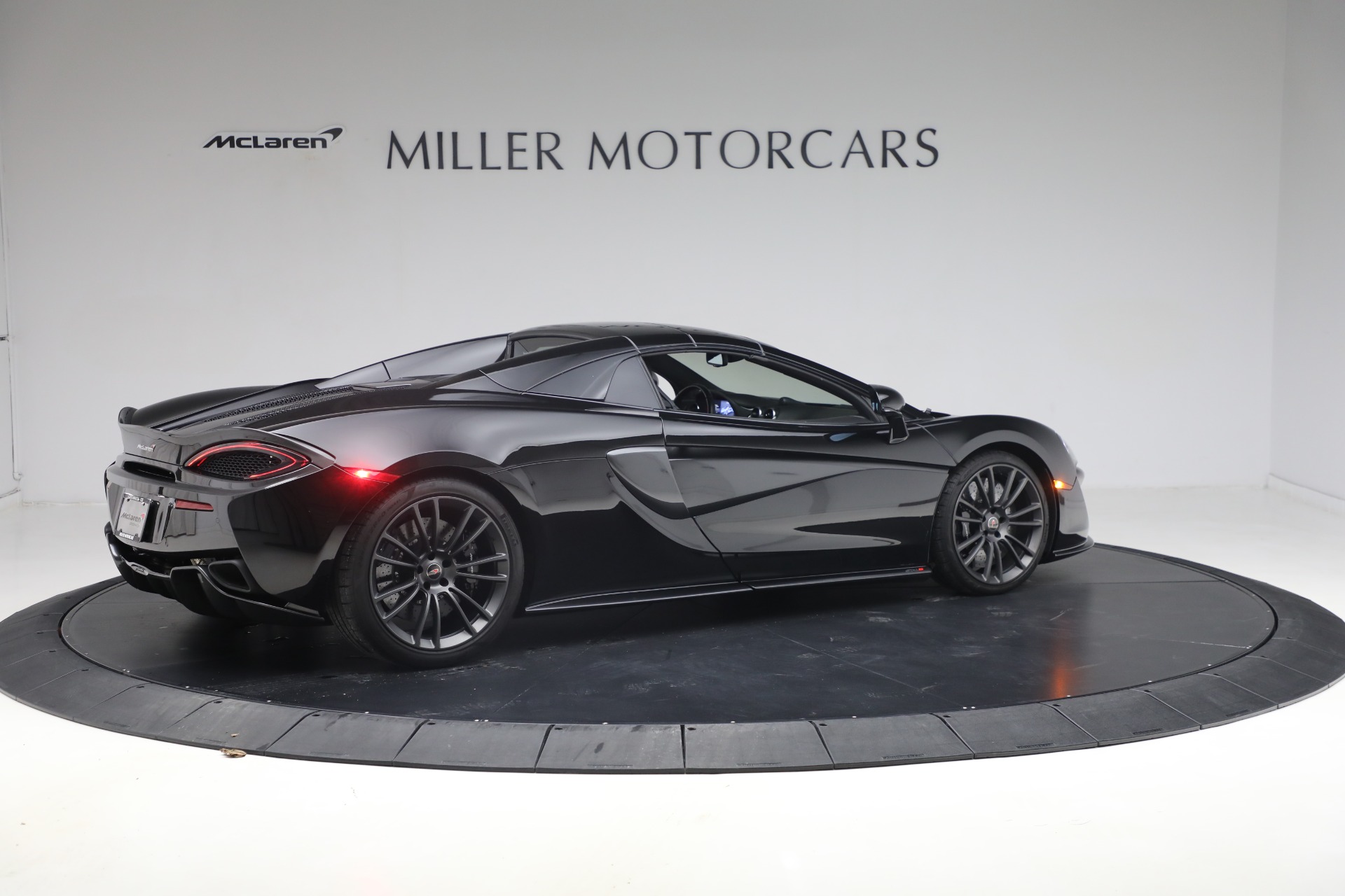Used-2018-McLaren-570S-Spider