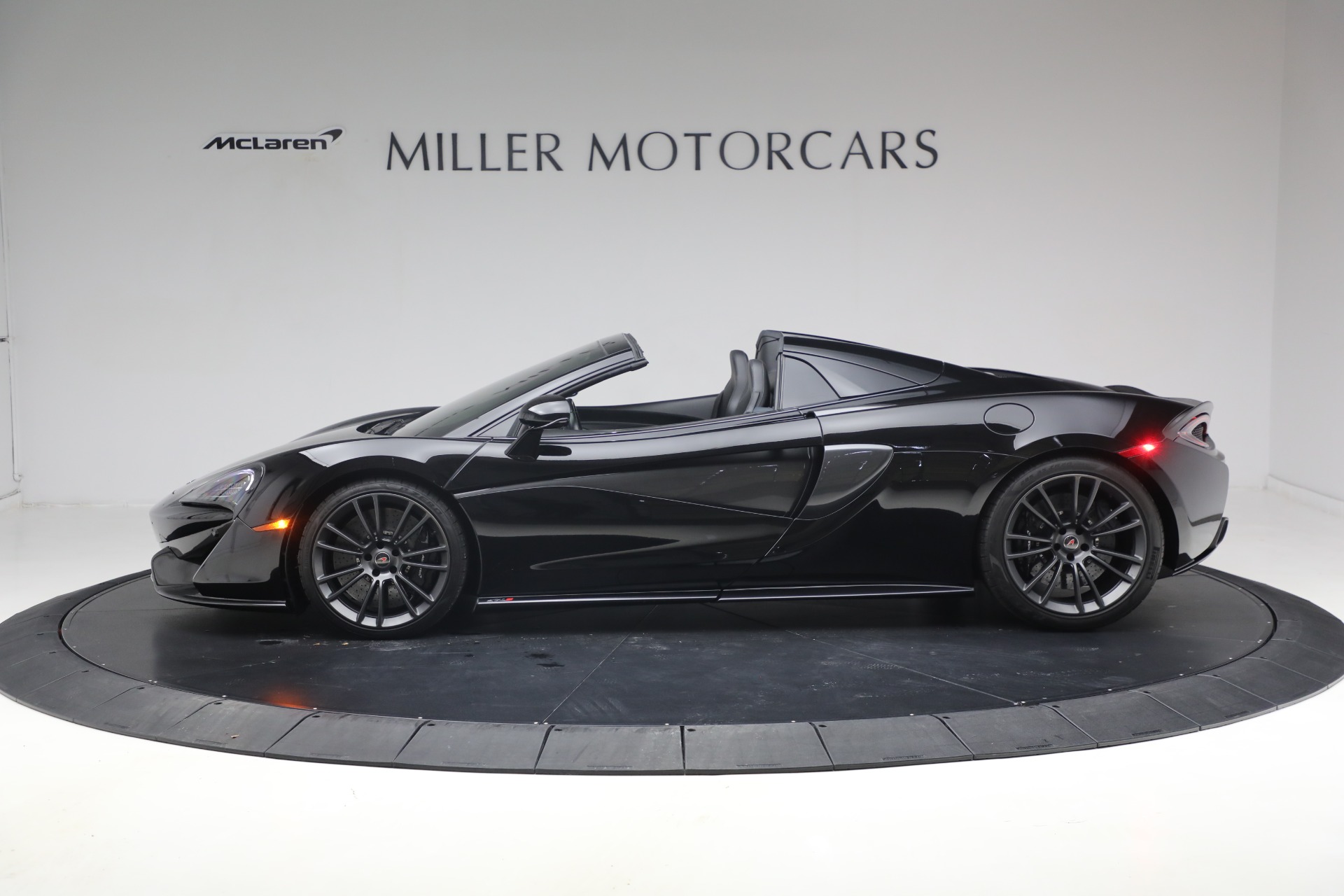 Used-2018-McLaren-570S-Spider