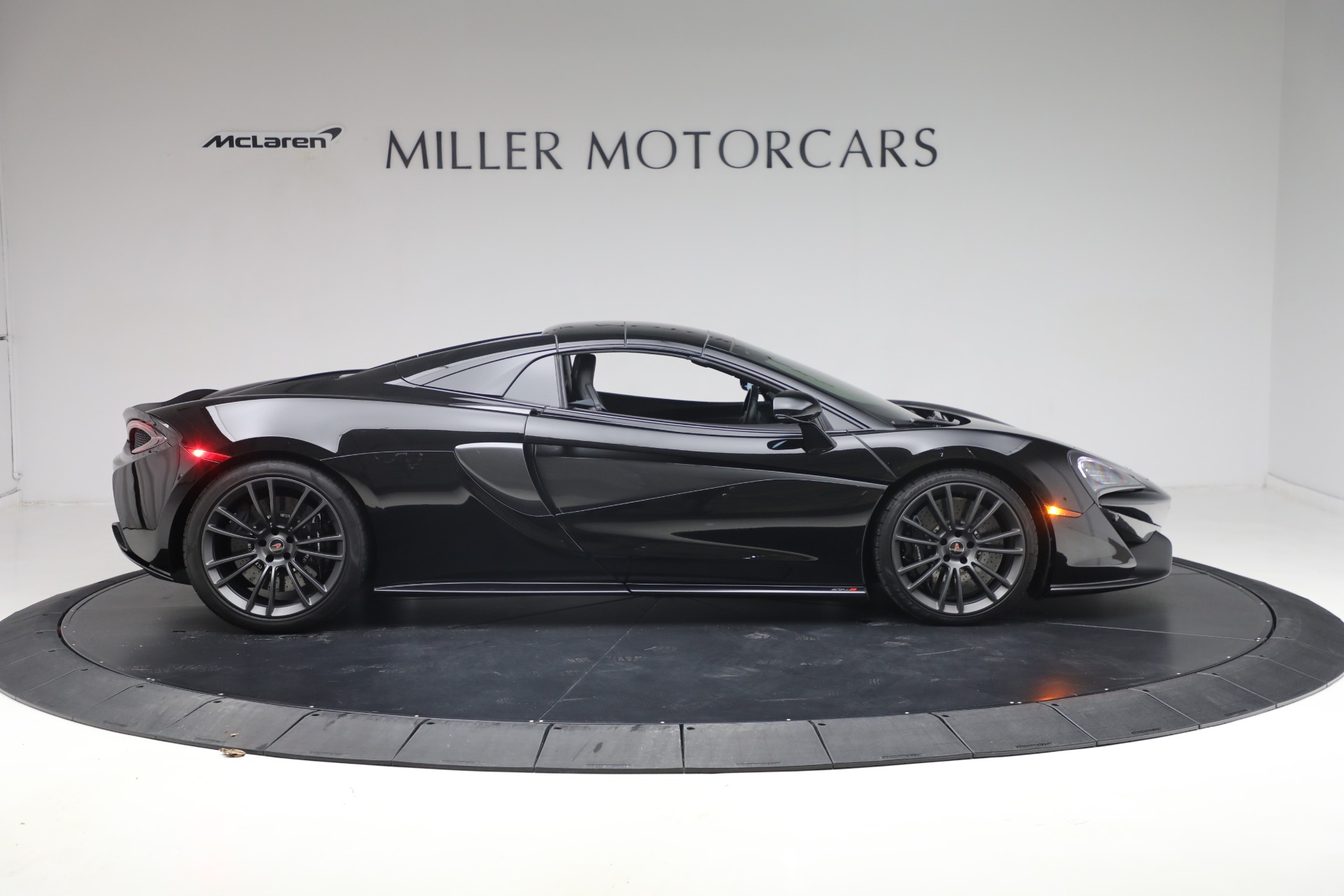 Used-2018-McLaren-570S-Spider