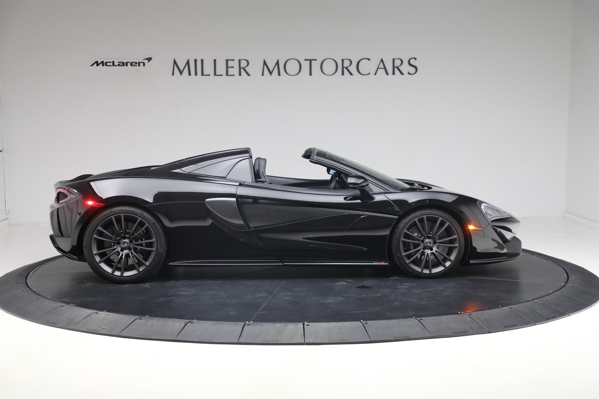 Used-2018-McLaren-570S-Spider