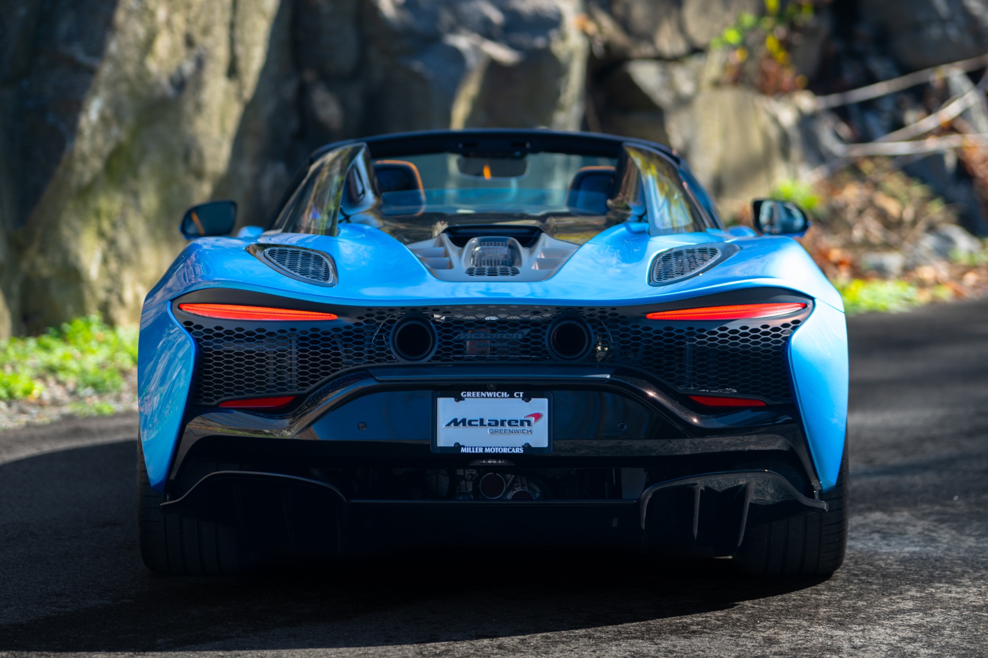 New-2025-McLaren-Artura-Spider-TechLux