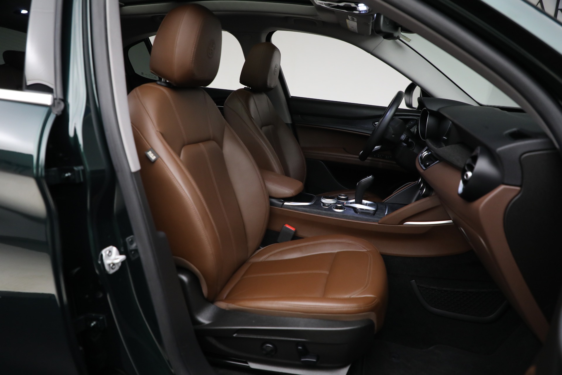 Used-2021-Alfa-Romeo-Stelvio-Sprint