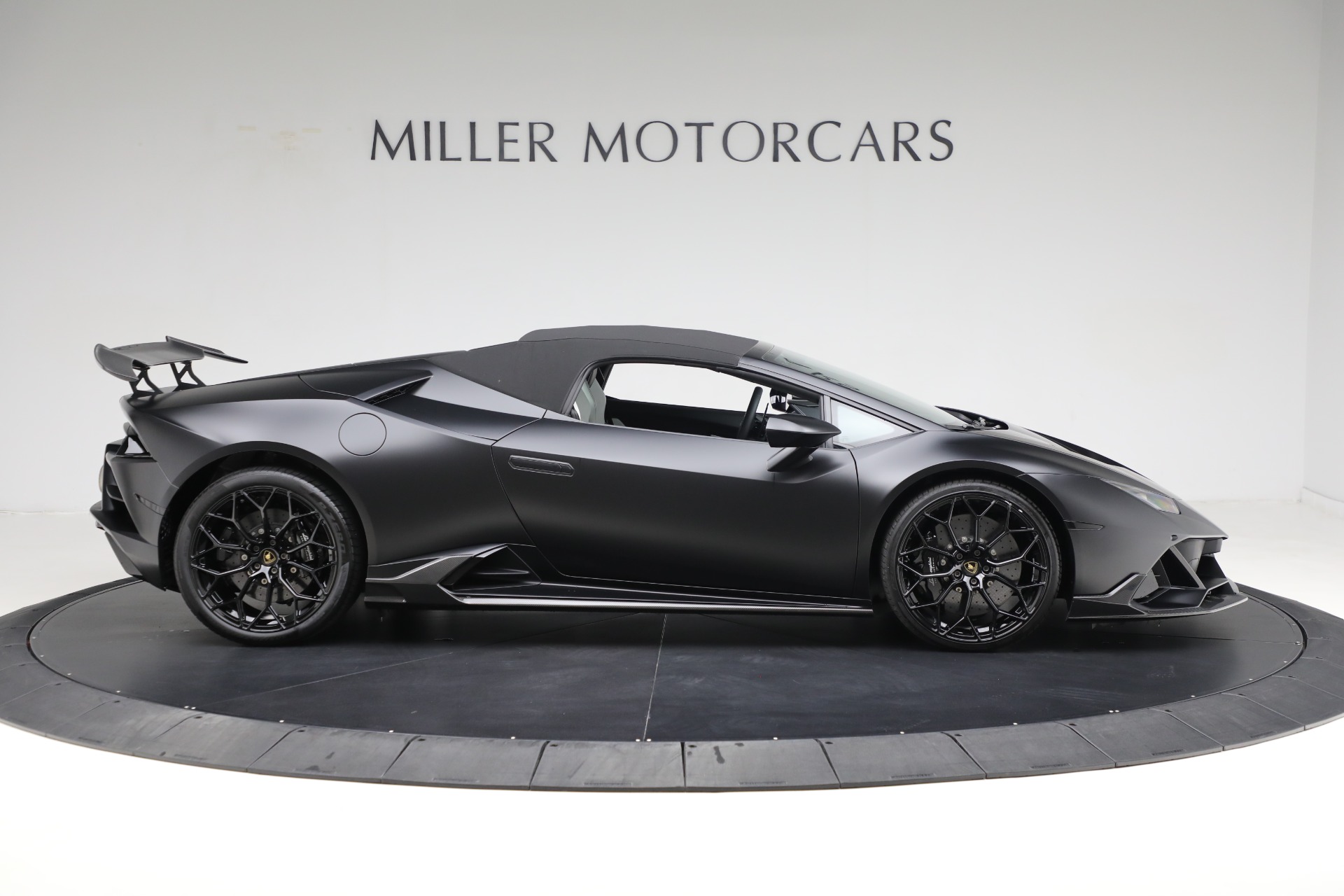 Used-2024-Lamborghini-Huracan-EVO-Spyder