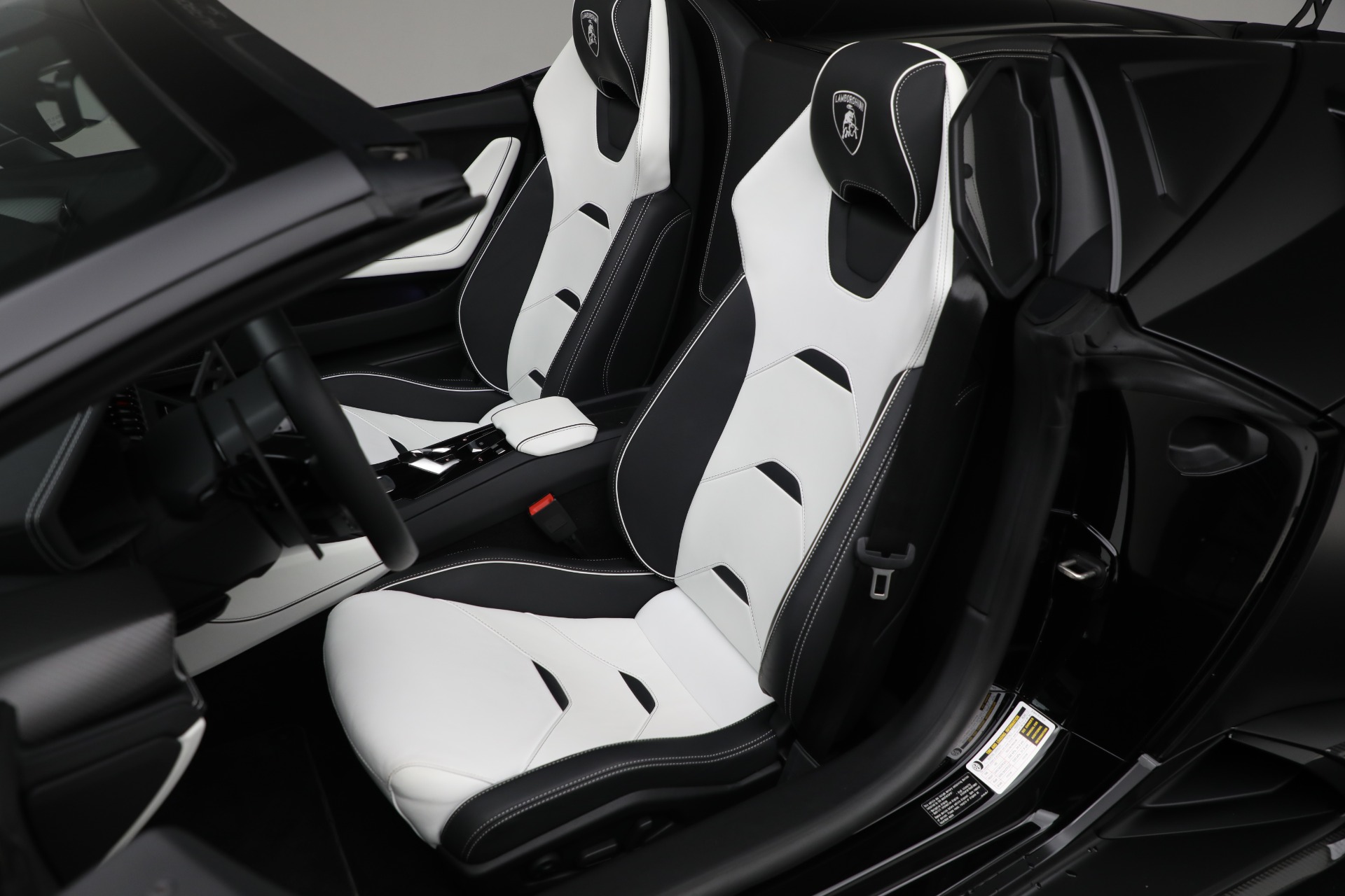 Used-2024-Lamborghini-Huracan-EVO-Spyder