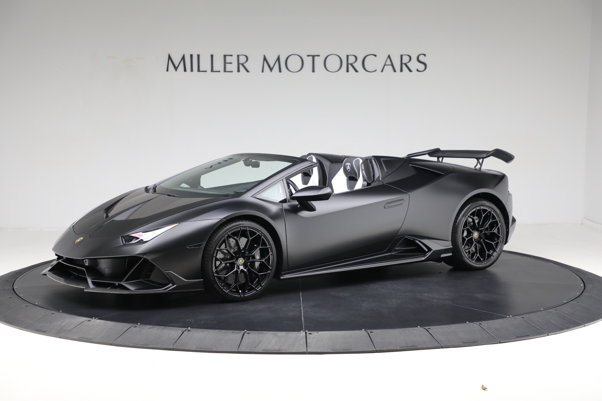 Used-2024-Lamborghini-Huracan-EVO-Spyder
