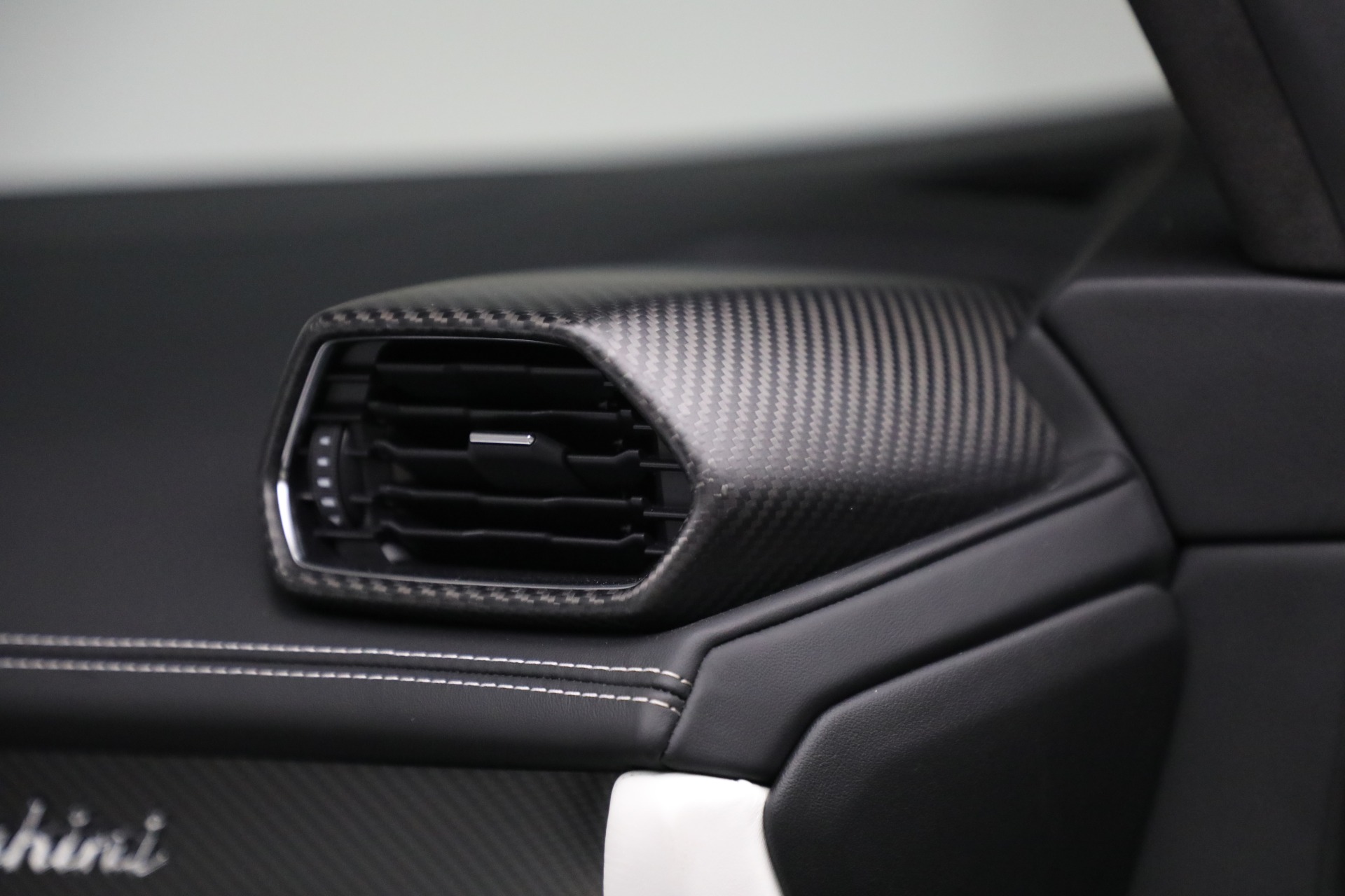 Used-2024-Lamborghini-Huracan-EVO-Spyder