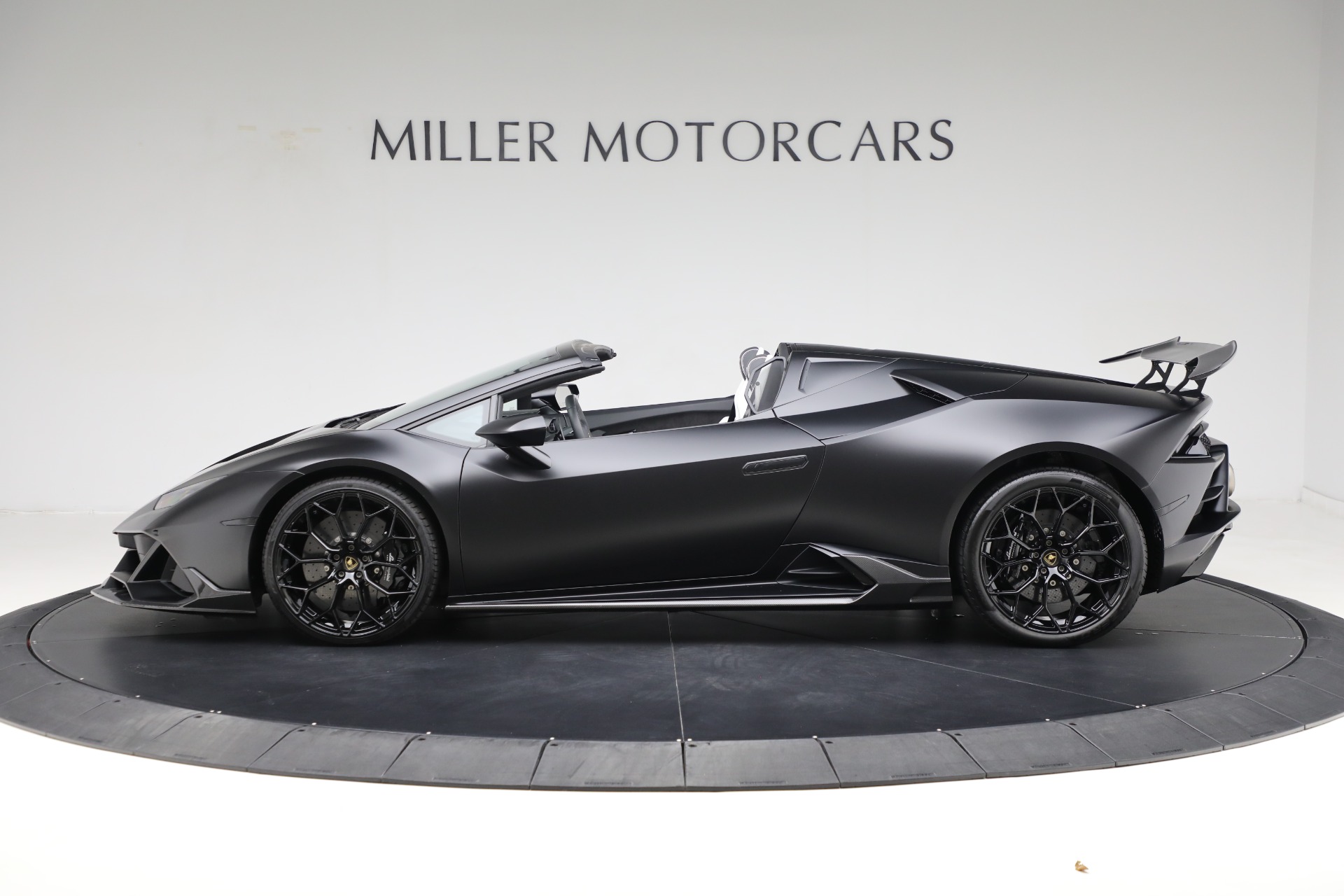 Used-2024-Lamborghini-Huracan-EVO-Spyder
