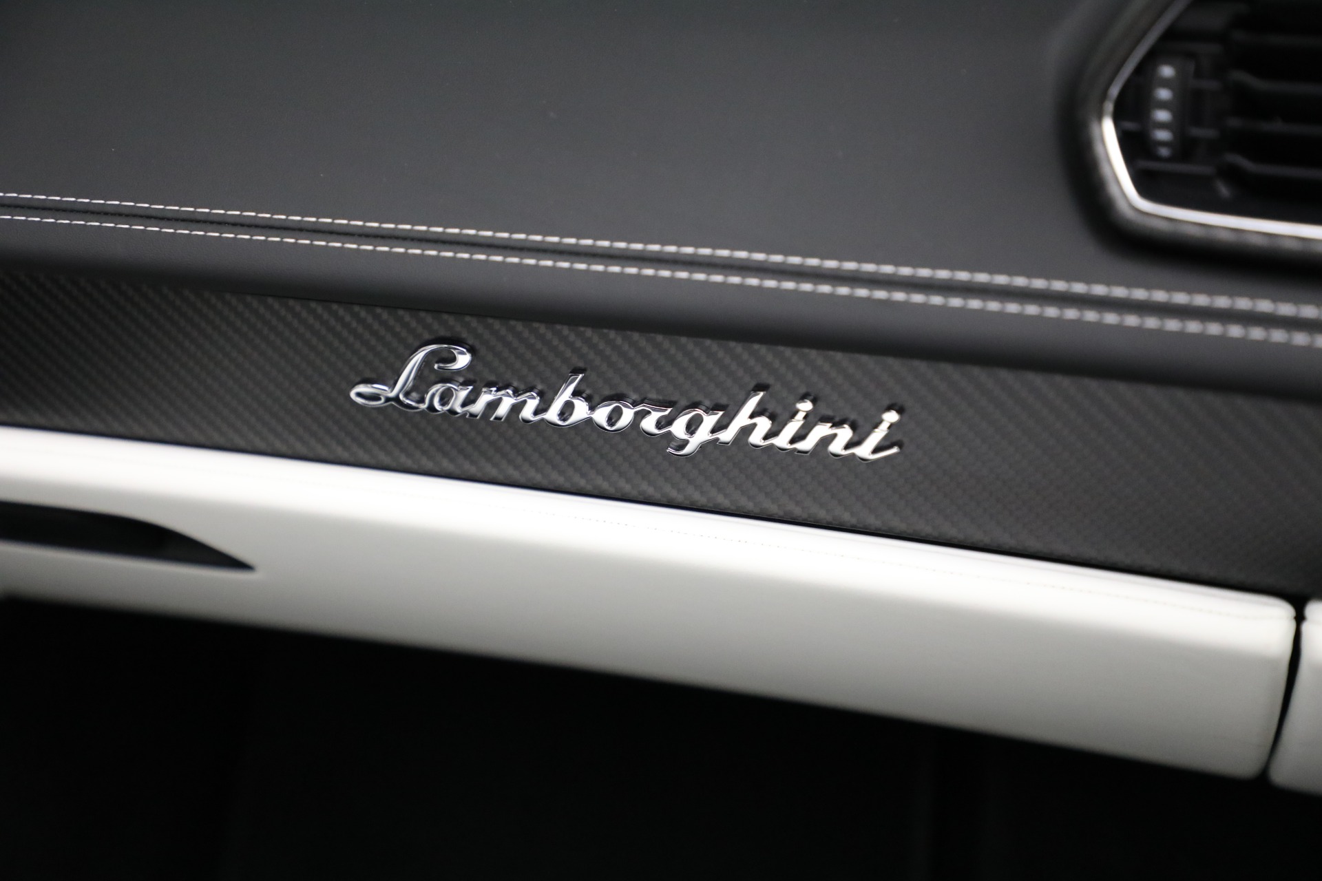 Used-2024-Lamborghini-Huracan-EVO-Spyder