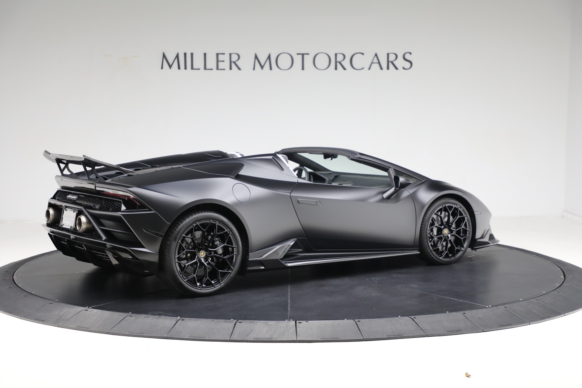 Used-2024-Lamborghini-Huracan-EVO-Spyder