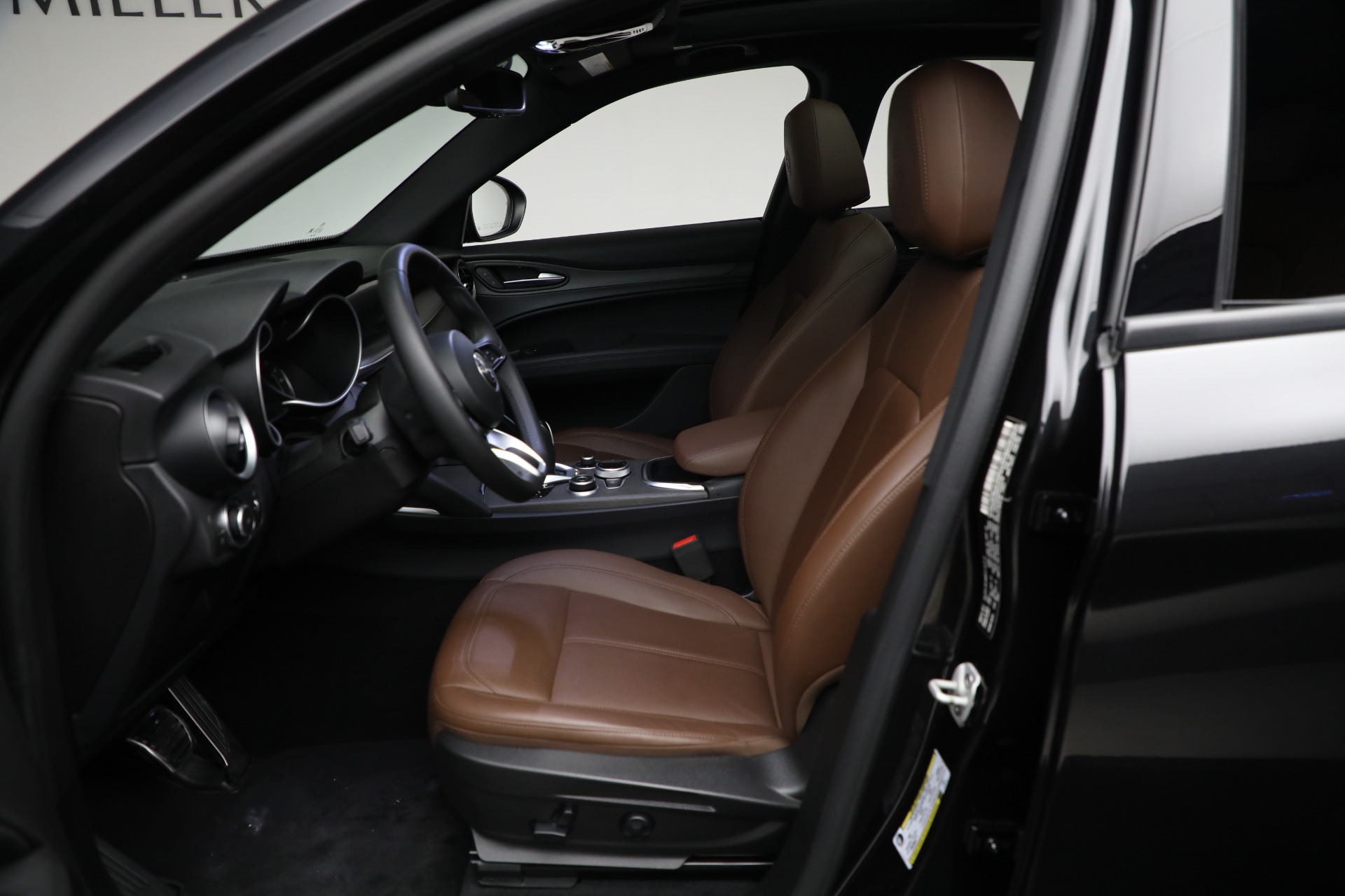 Used-2022-Alfa-Romeo-Stelvio-Ti