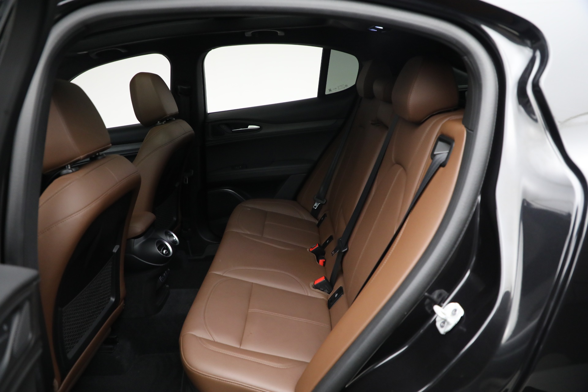 Used-2022-Alfa-Romeo-Stelvio-Ti