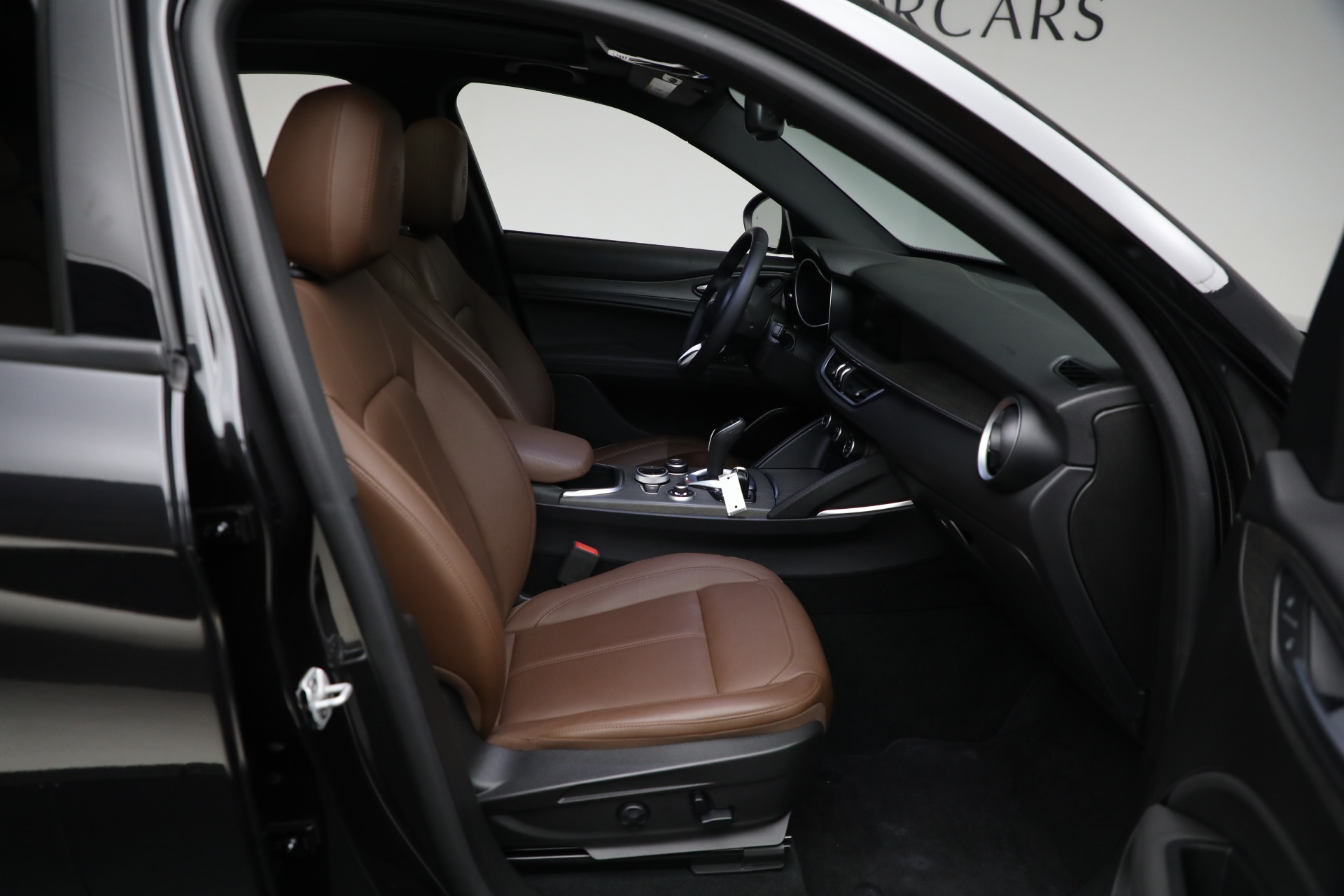 Used-2022-Alfa-Romeo-Stelvio-Ti