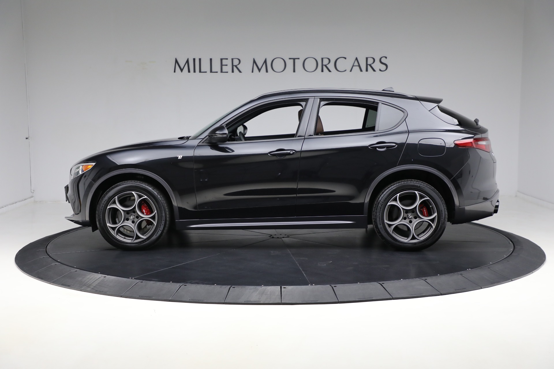 Used-2022-Alfa-Romeo-Stelvio-Ti