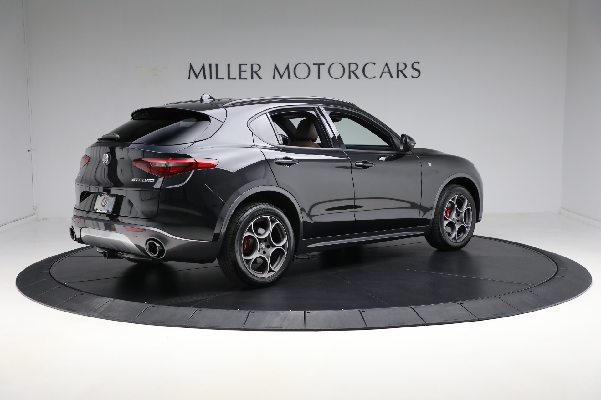 Used-2022-Alfa-Romeo-Stelvio-Ti