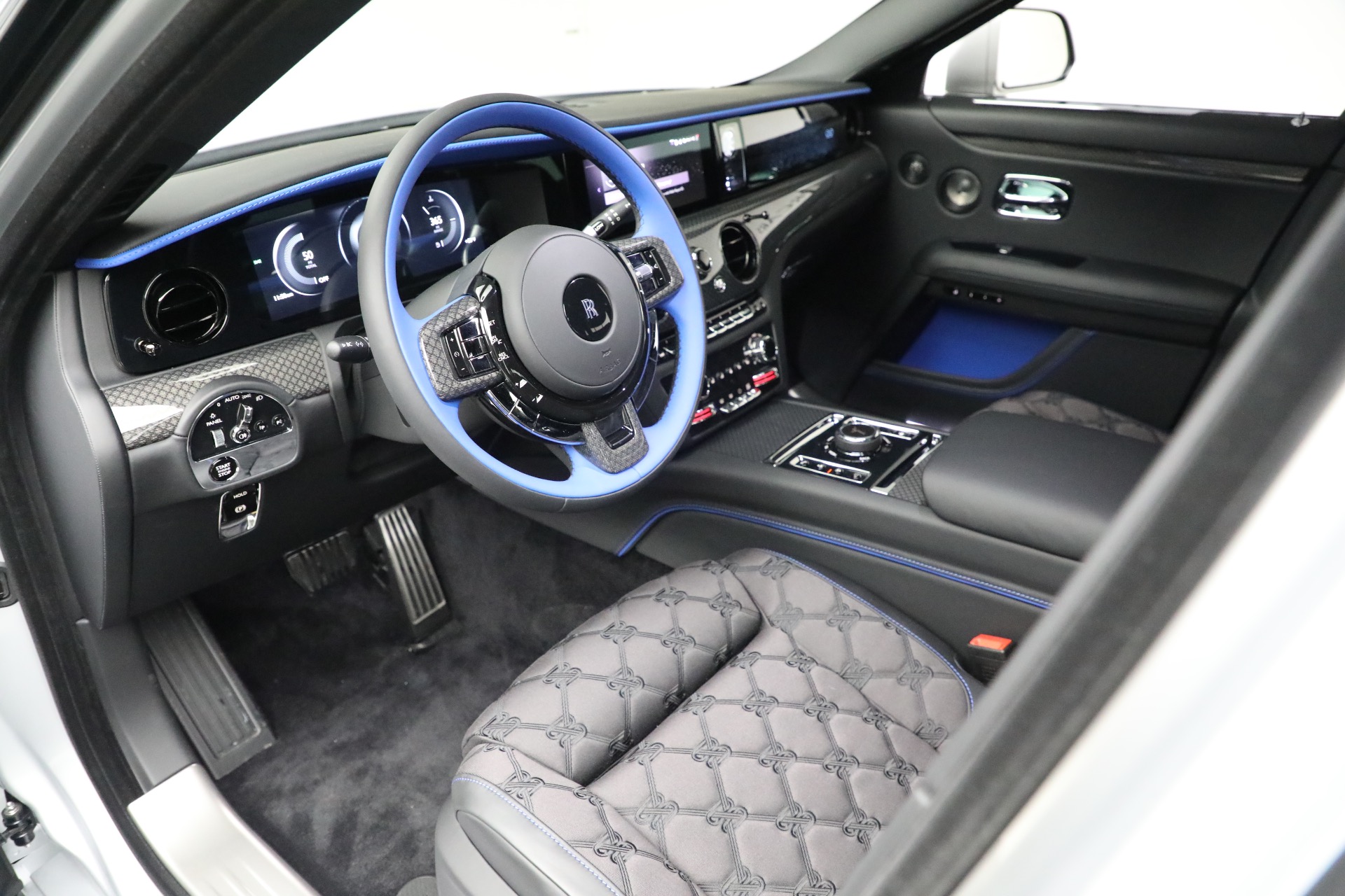 Used-2025-Rolls-Royce-Black-Badge-Ghost