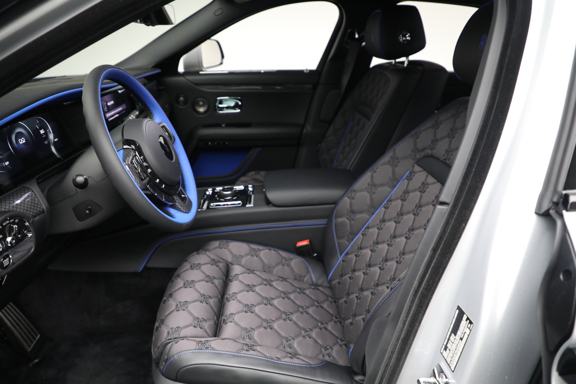 Used-2025-Rolls-Royce-Black-Badge-Ghost