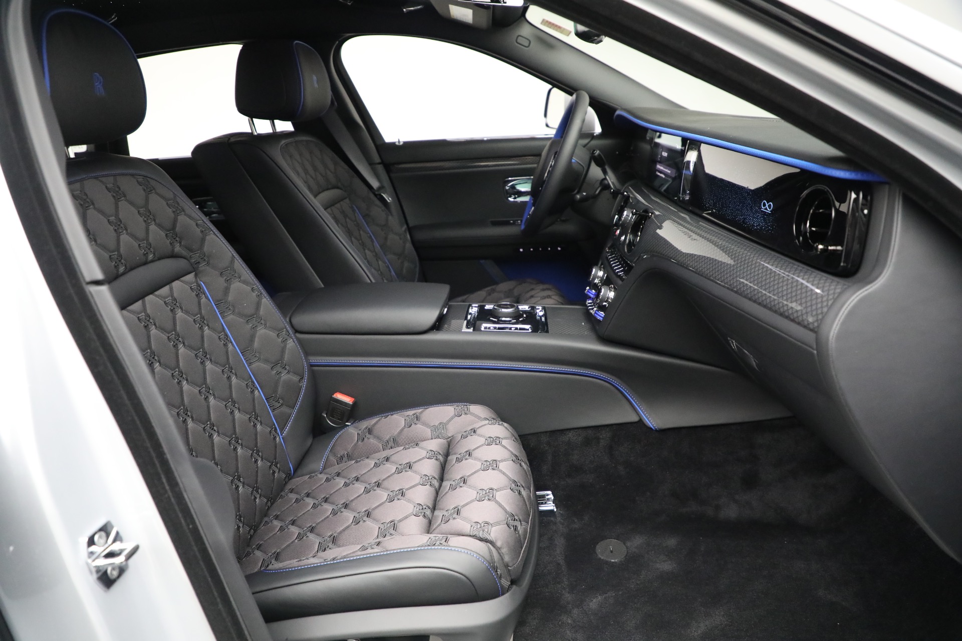 Used-2025-Rolls-Royce-Black-Badge-Ghost