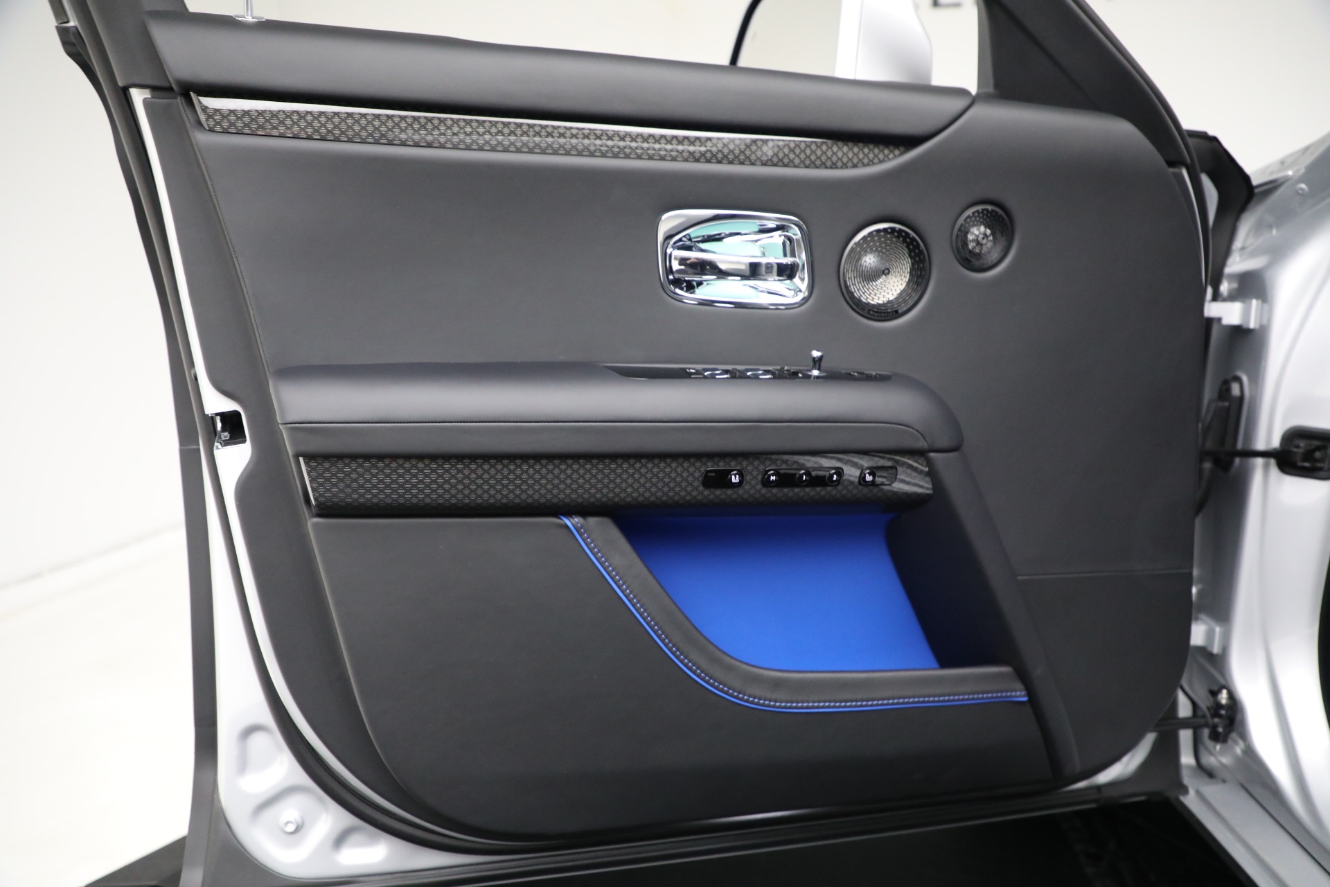 Used-2025-Rolls-Royce-Black-Badge-Ghost