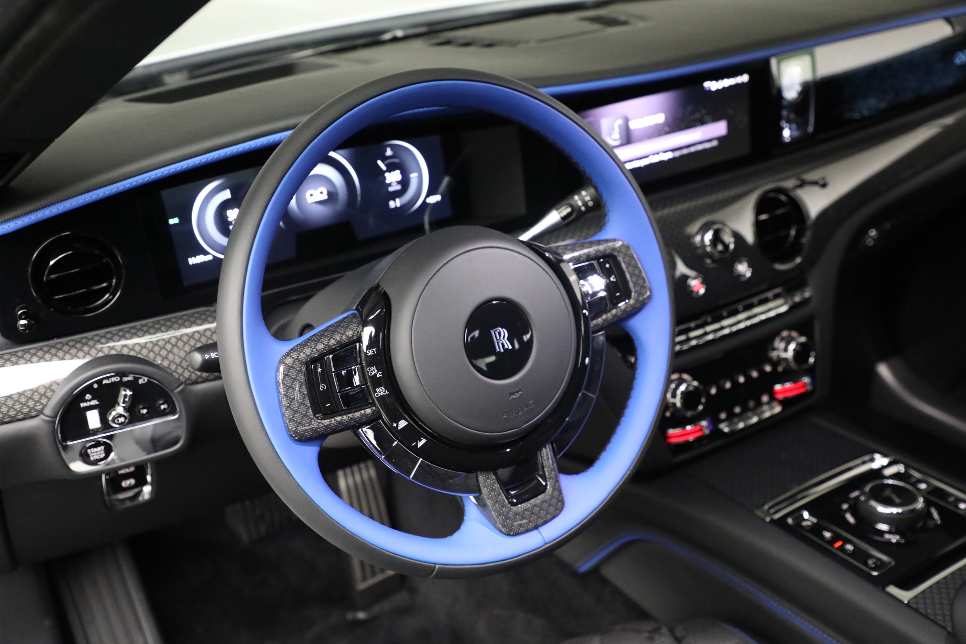 Used-2025-Rolls-Royce-Black-Badge-Ghost