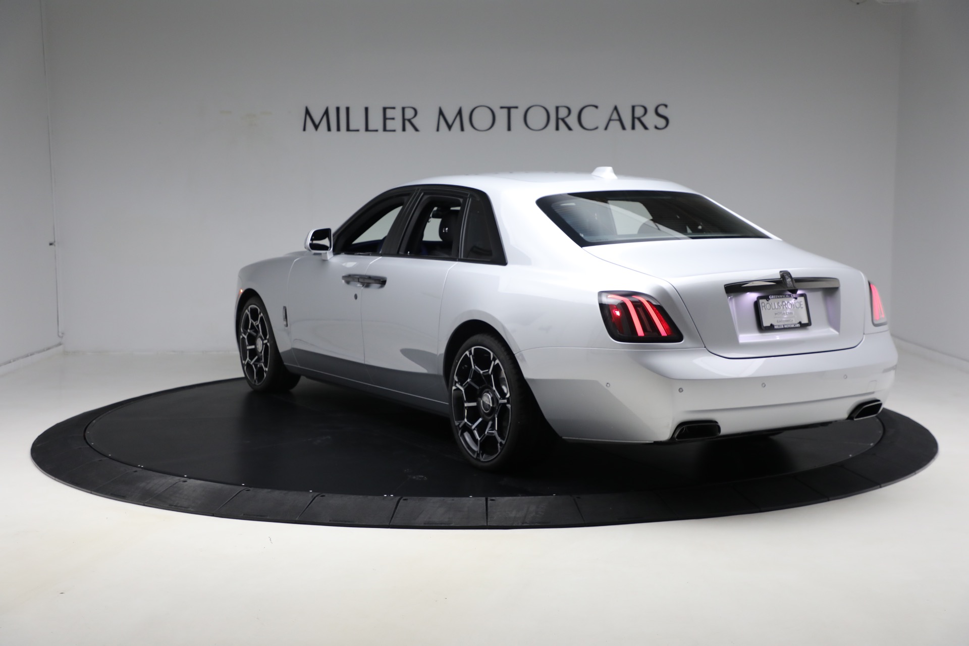 Used-2025-Rolls-Royce-Black-Badge-Ghost