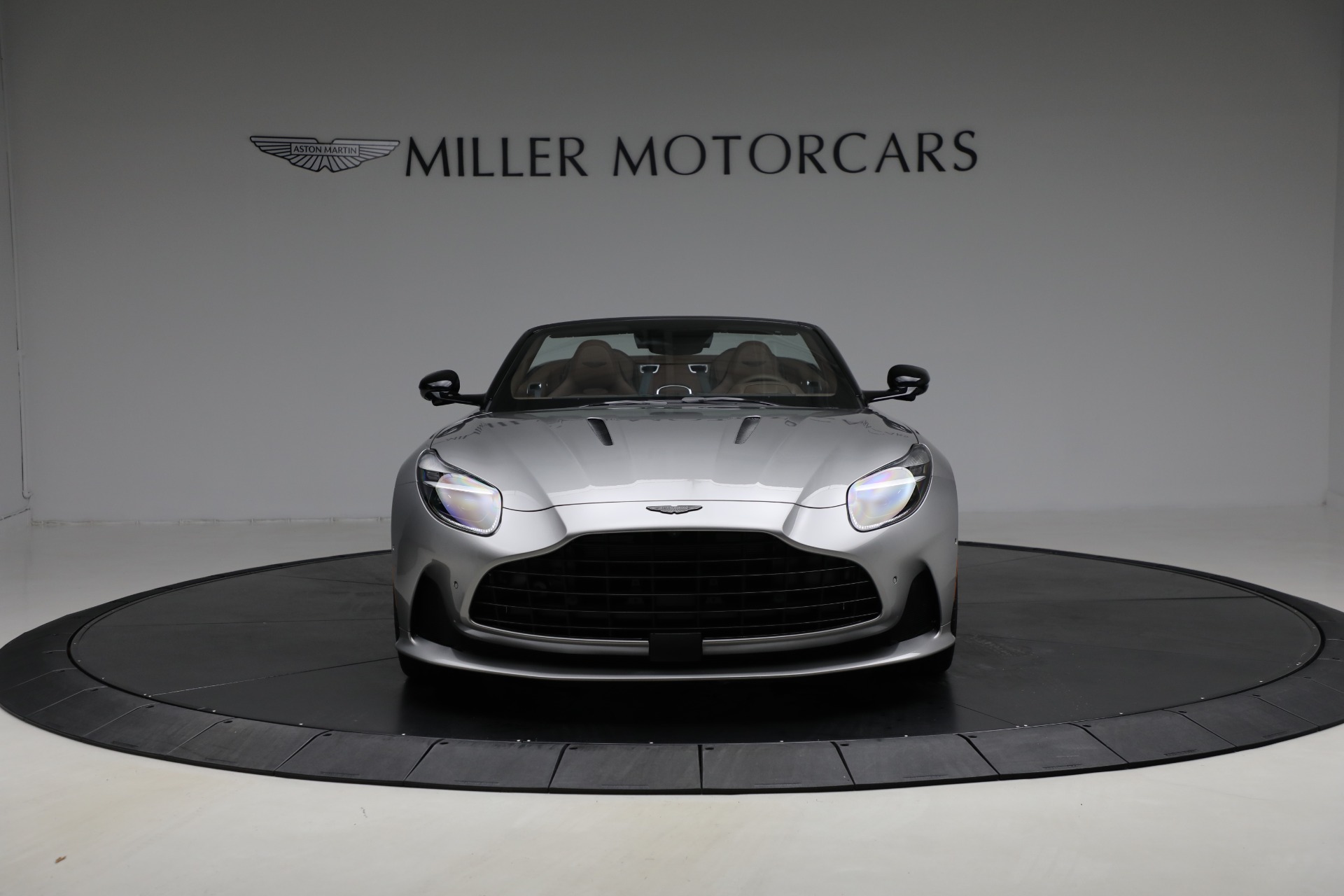 New-2025-Aston-Martin-DB12-Volante