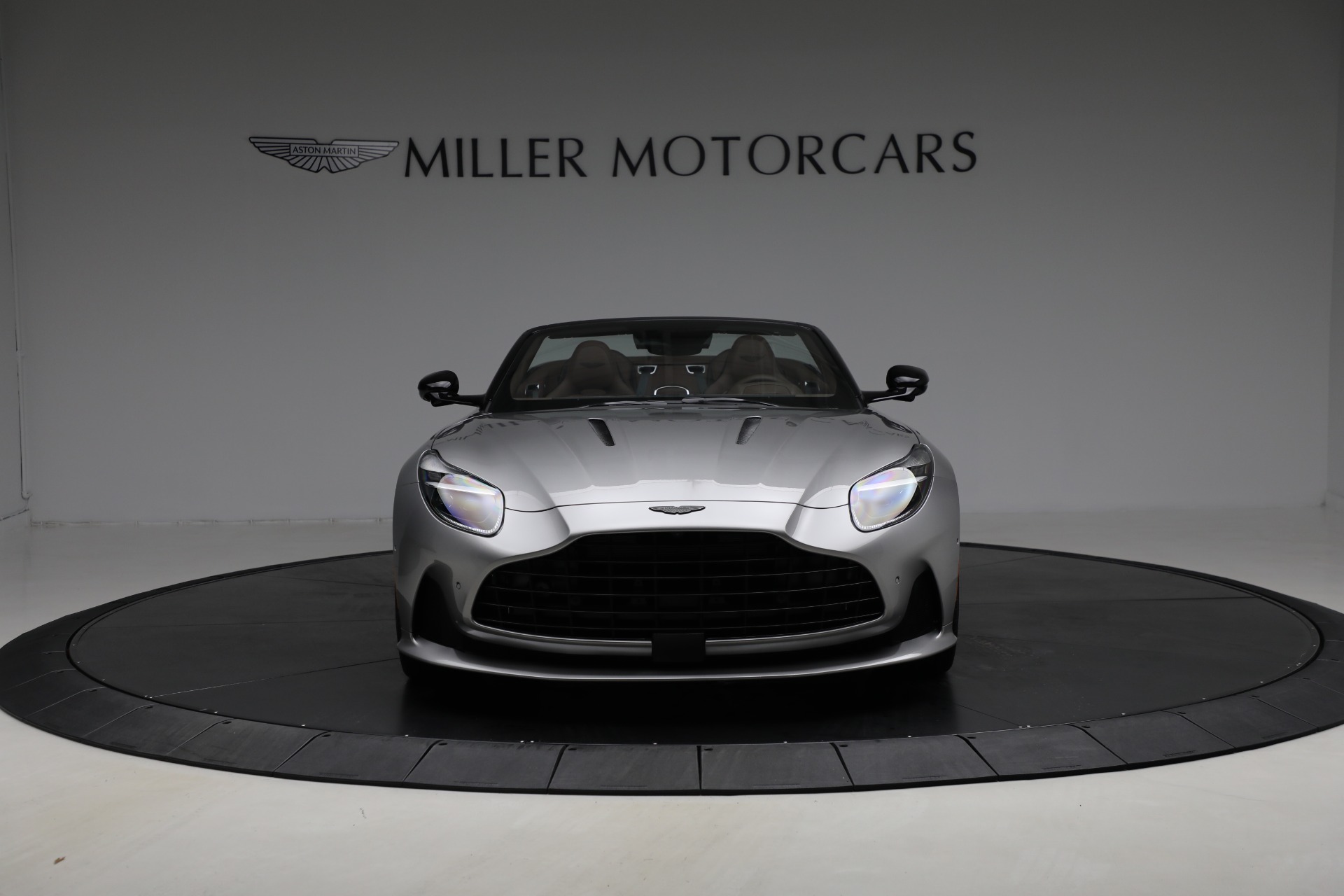 New-2025-Aston-Martin-DB12-Volante