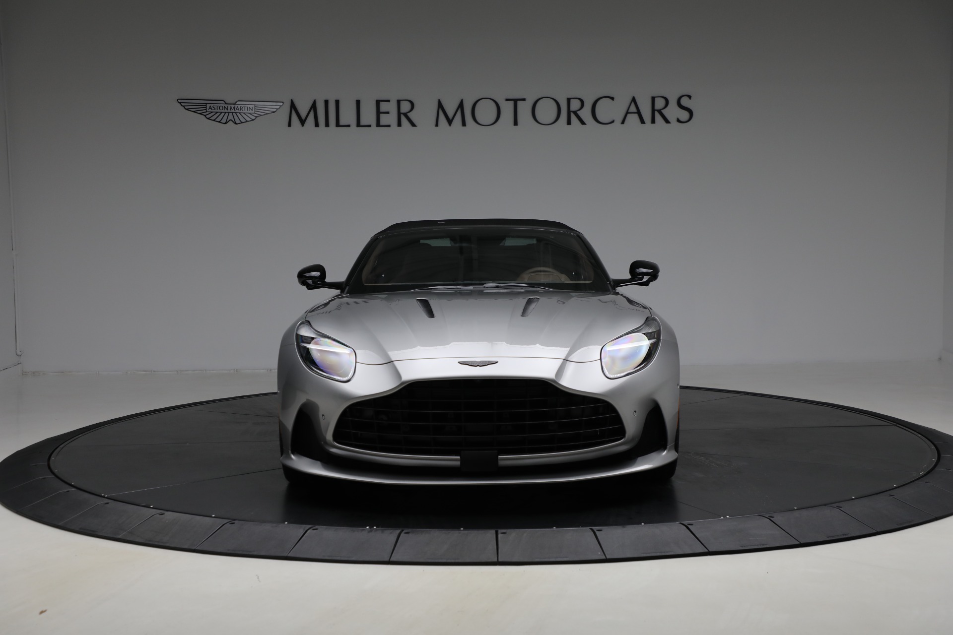 New-2025-Aston-Martin-DB12-Volante