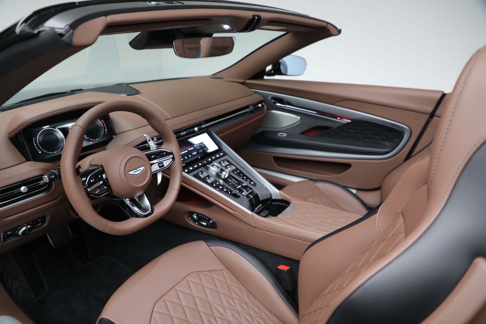 New-2025-Aston-Martin-DB12-Volante