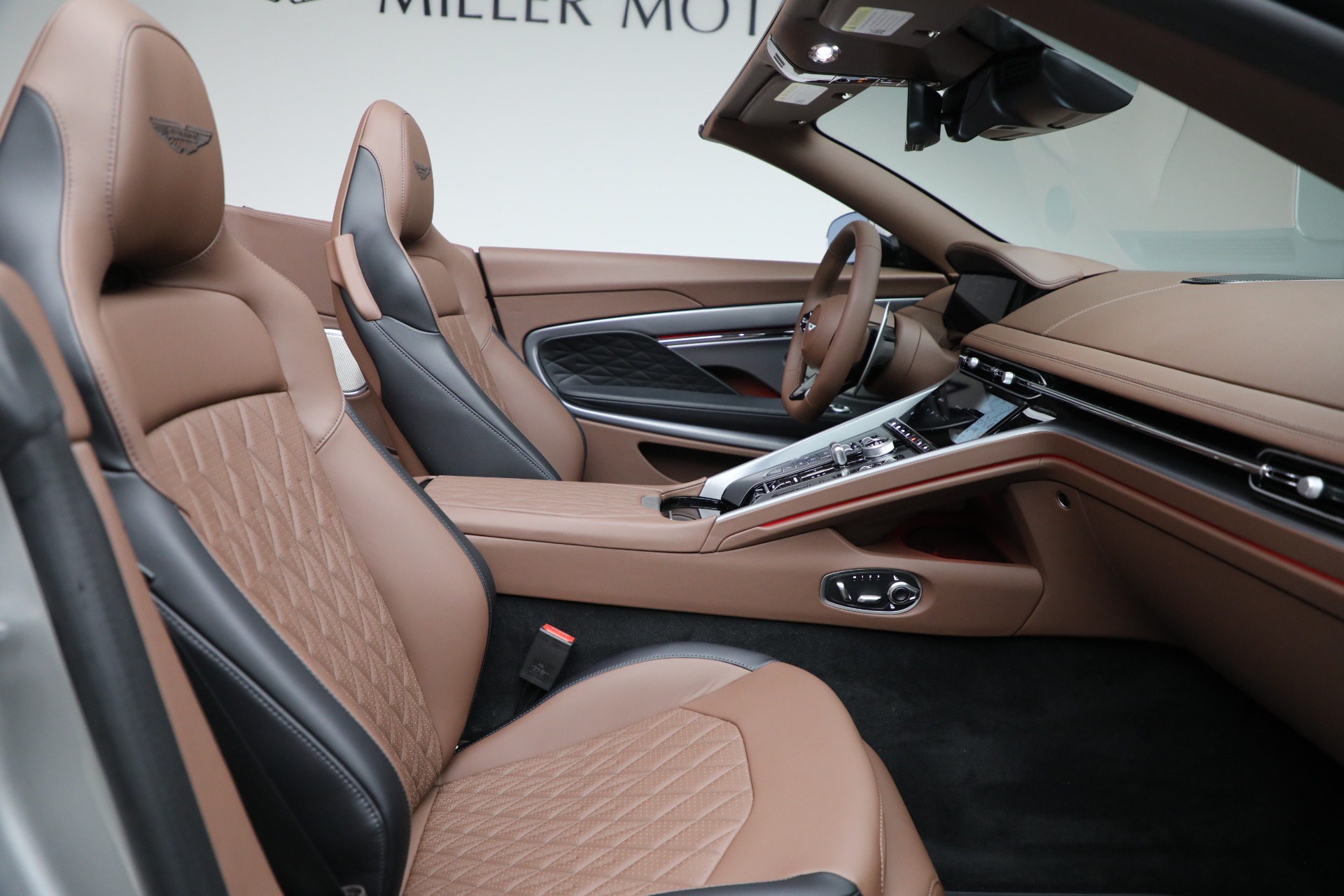 New-2025-Aston-Martin-DB12-Volante