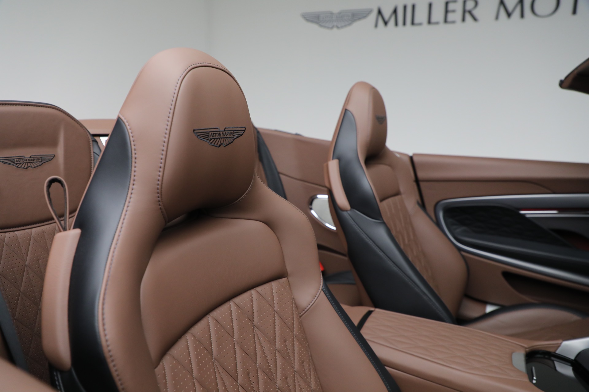 New-2025-Aston-Martin-DB12-Volante