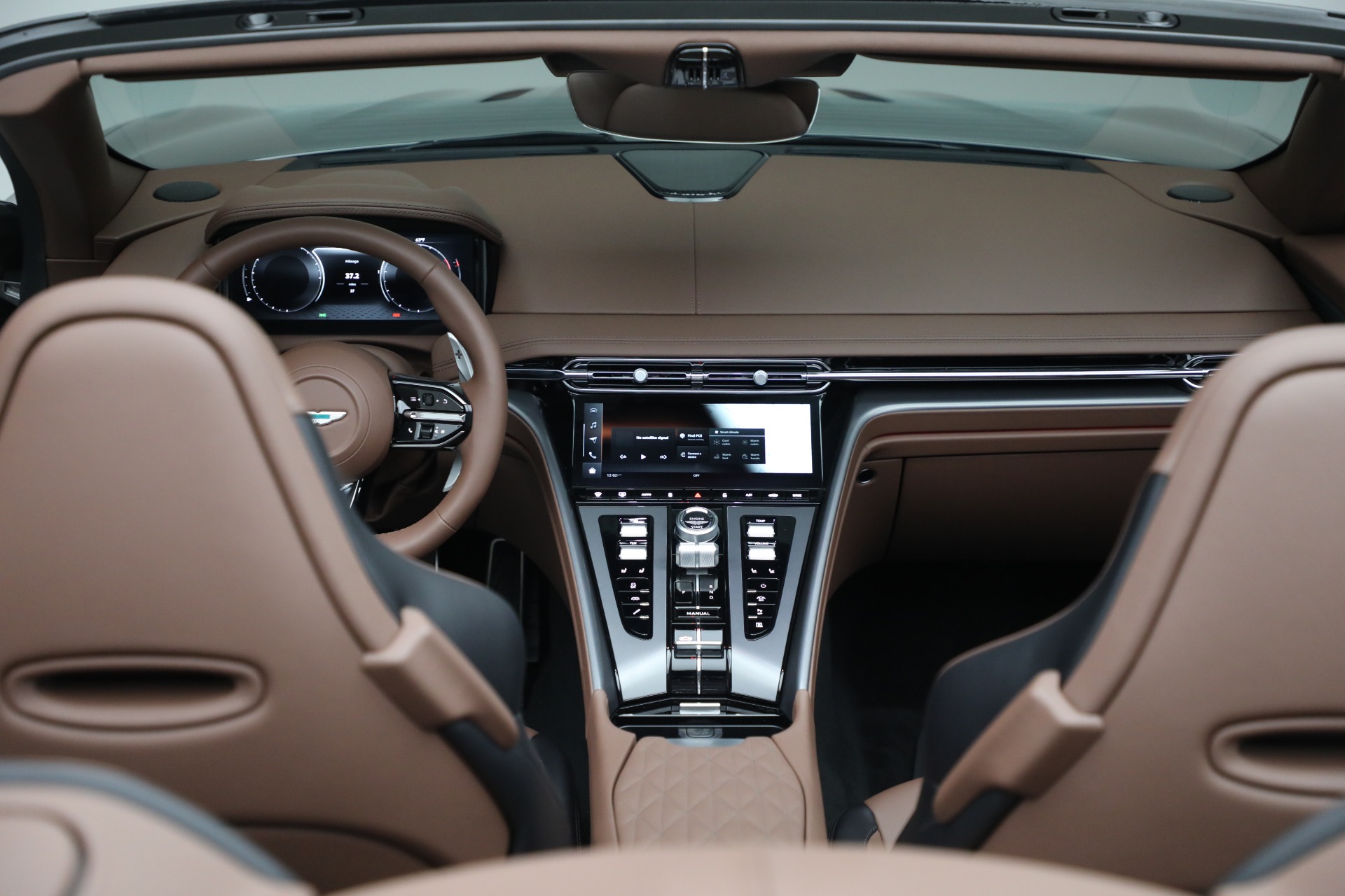 New-2025-Aston-Martin-DB12-Volante