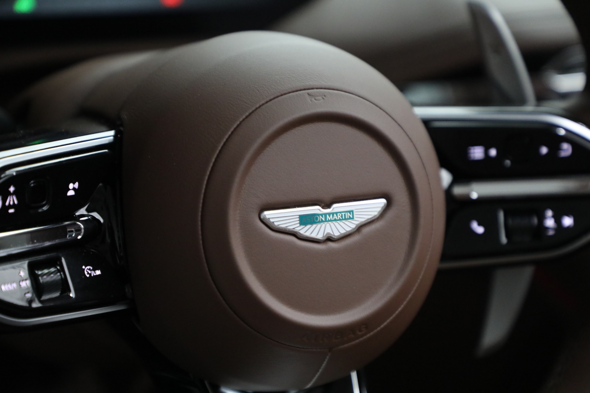 New-2025-Aston-Martin-DB12-Volante