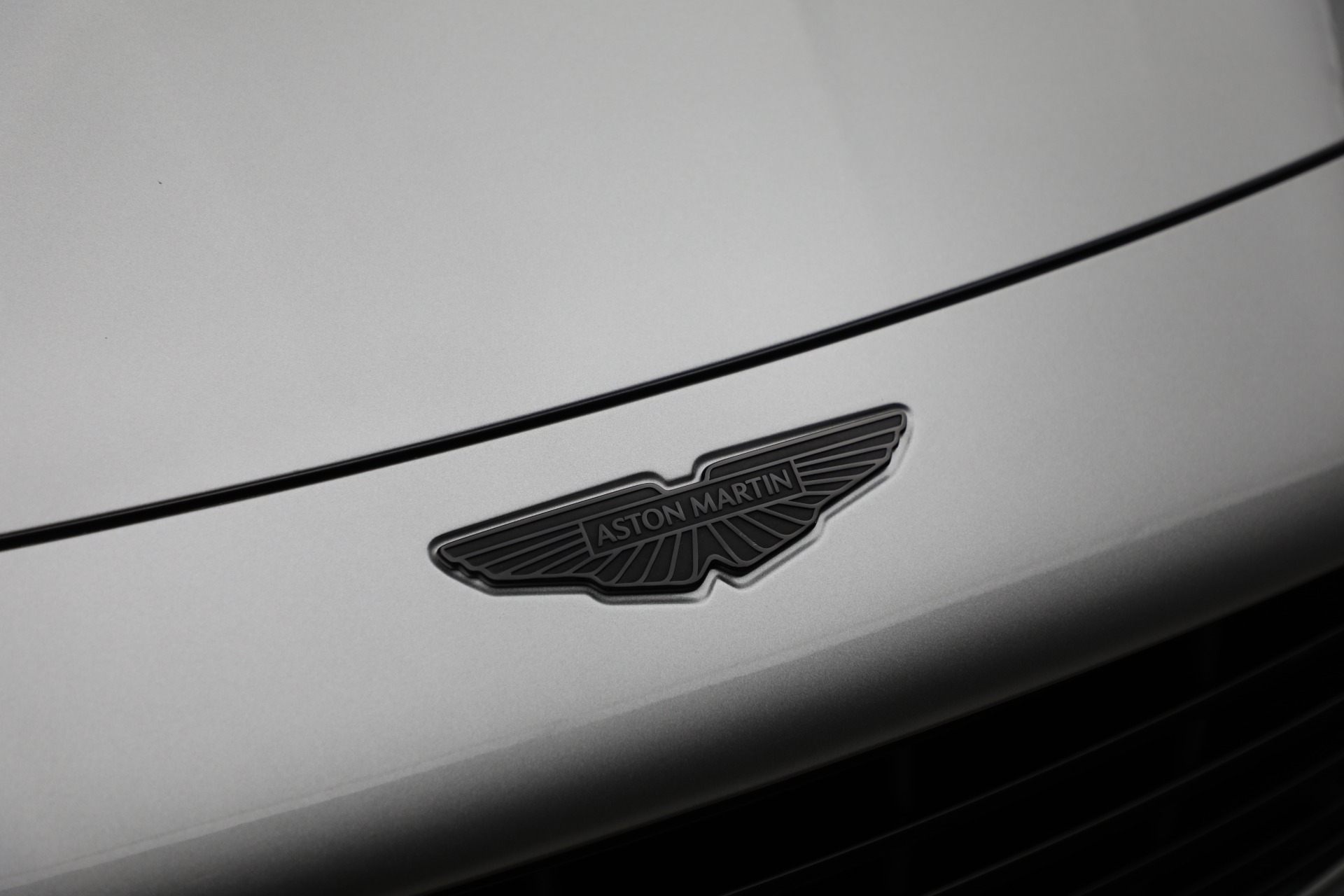 New-2025-Aston-Martin-DB12-Volante